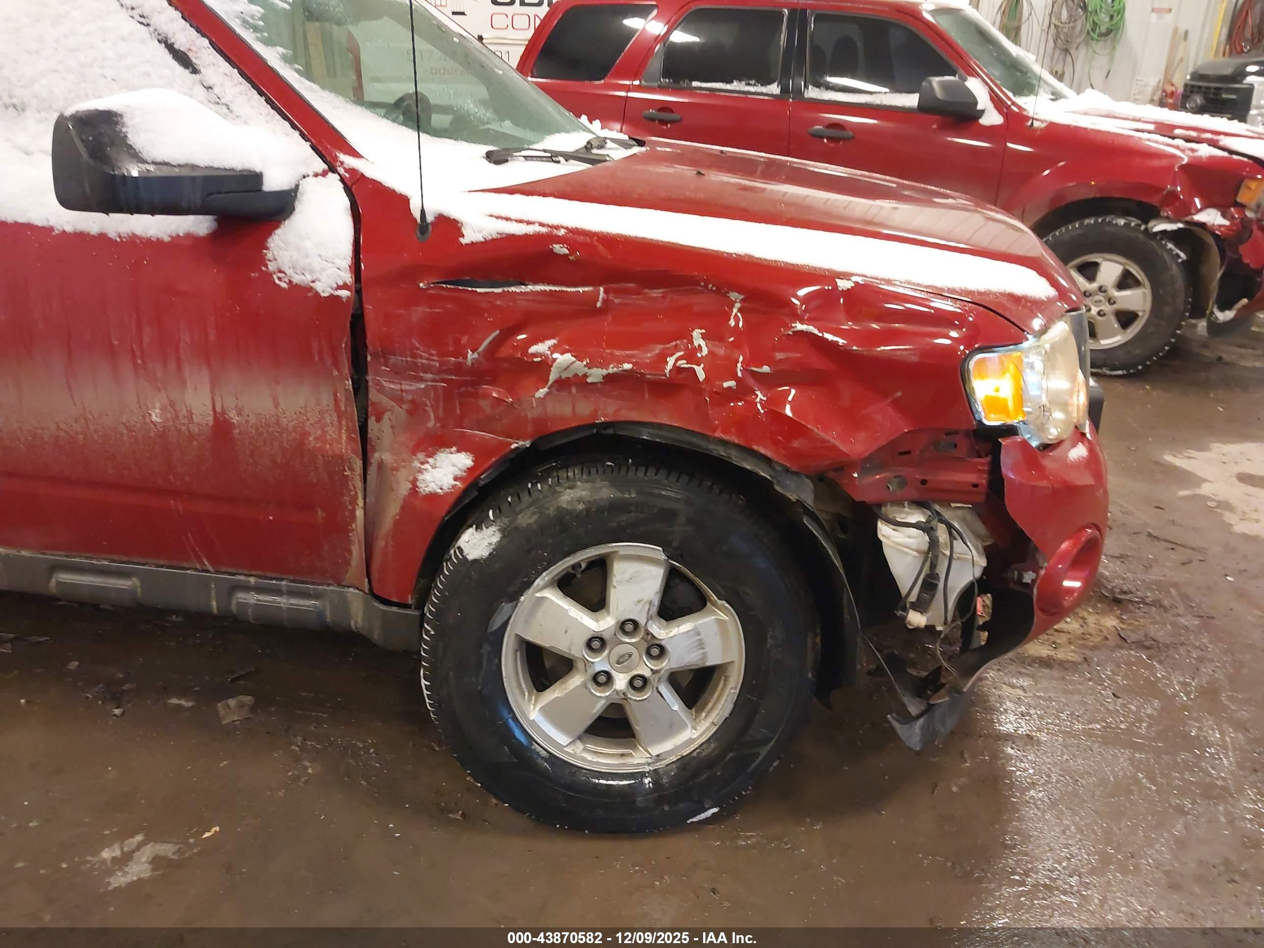 FORD ESCAPE image 6