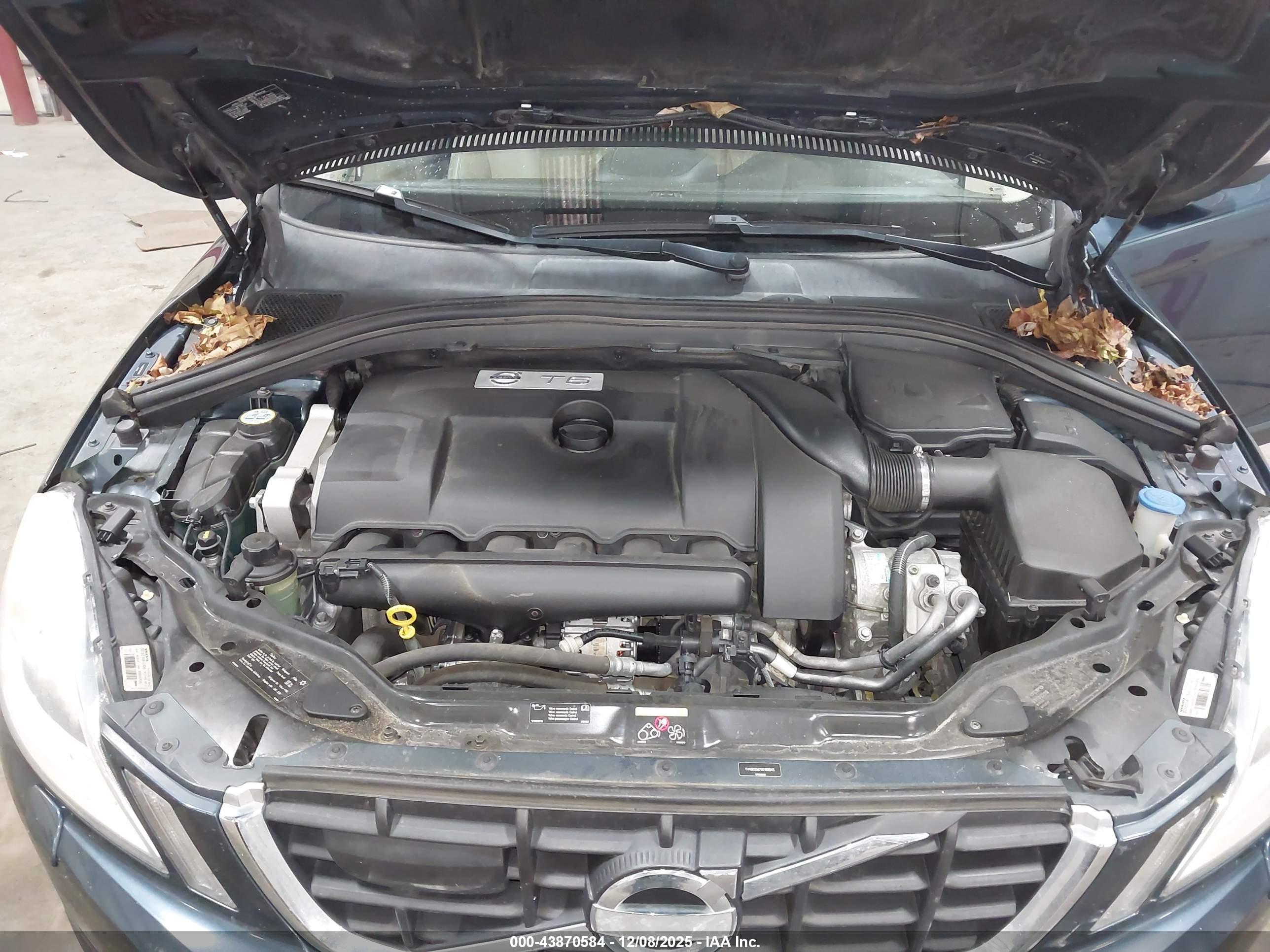 VOLVO XC60 image 10
