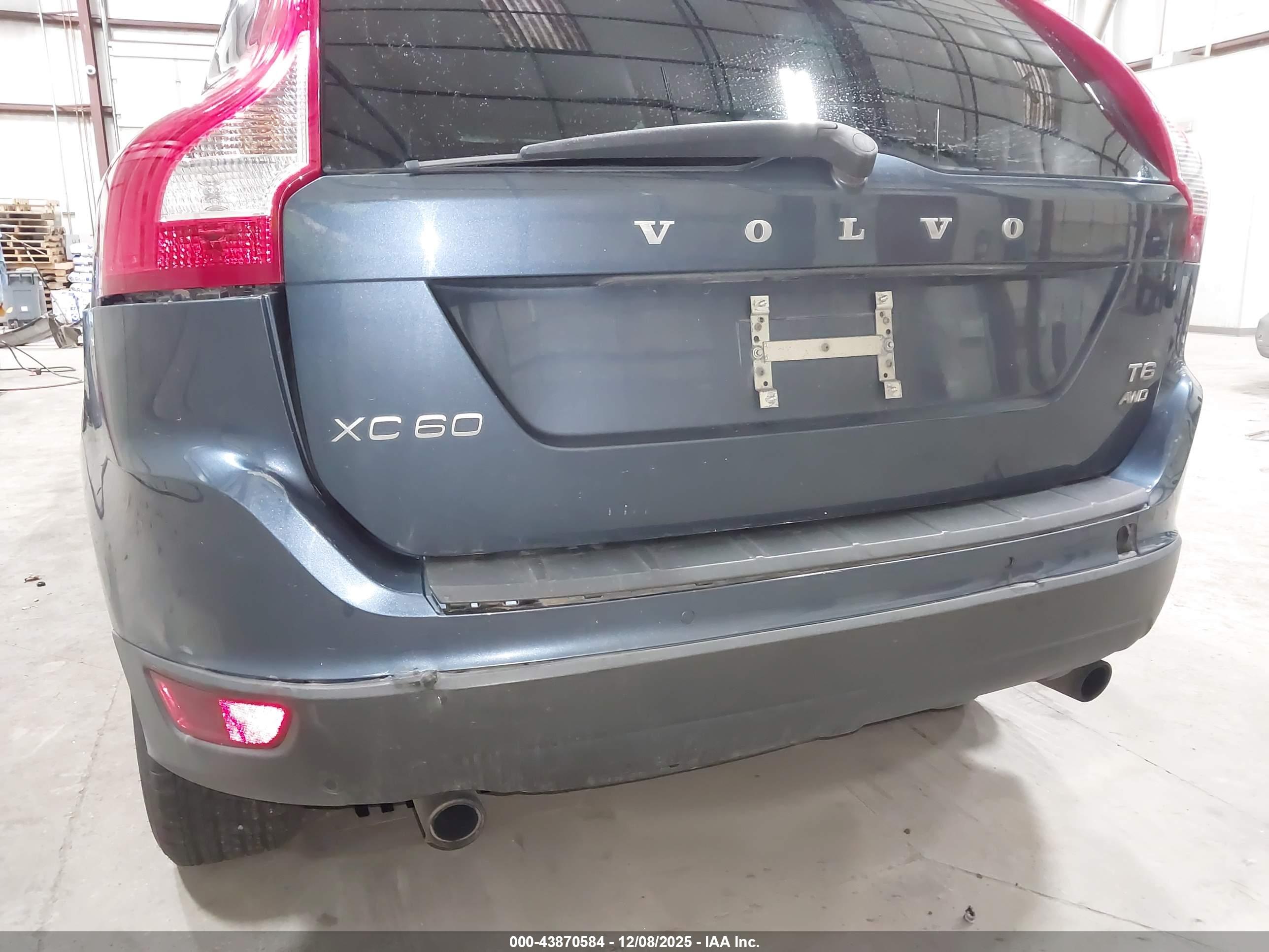 VOLVO XC60 image 6