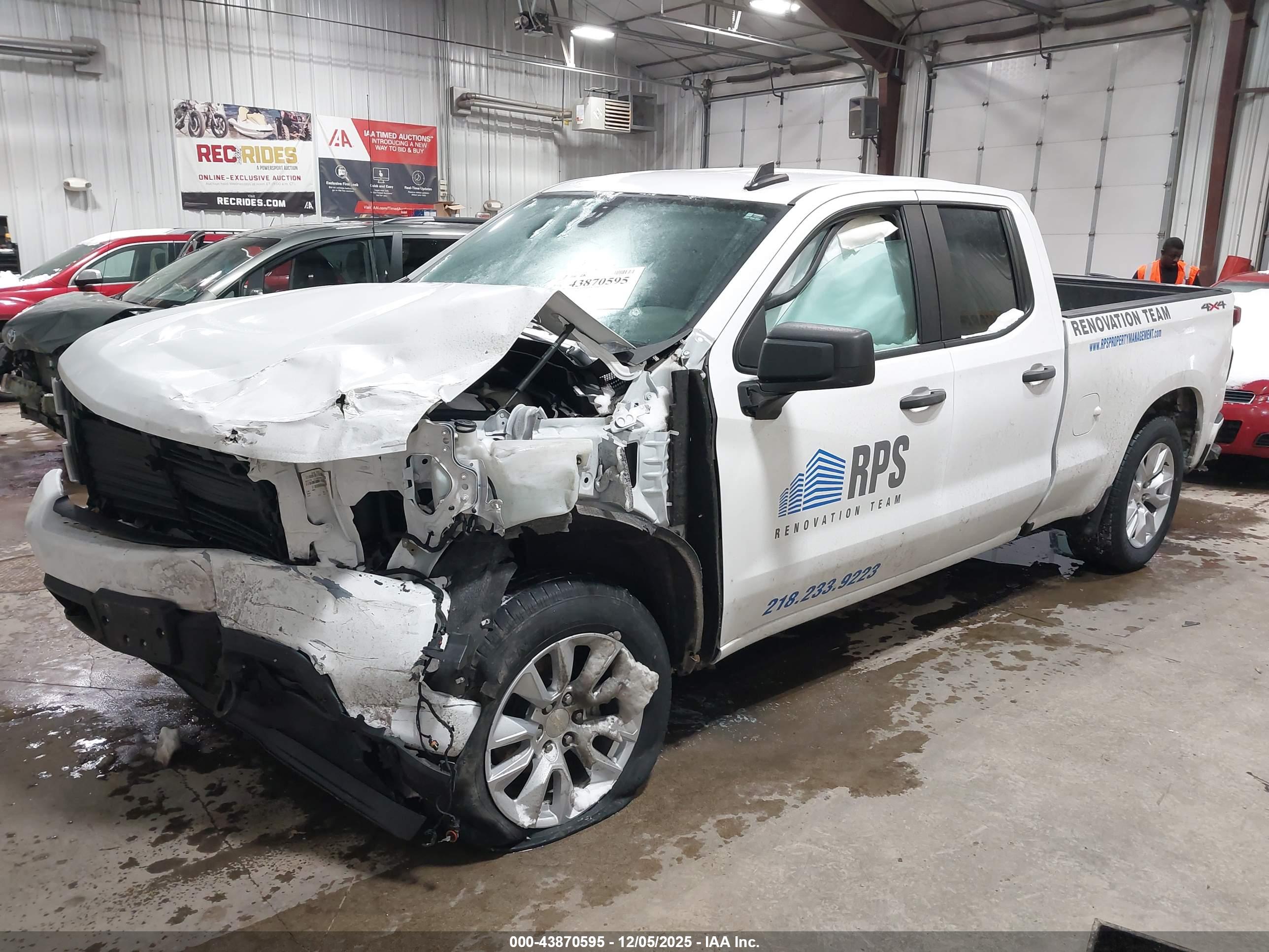 CHEVROLET SILVERADO image 2