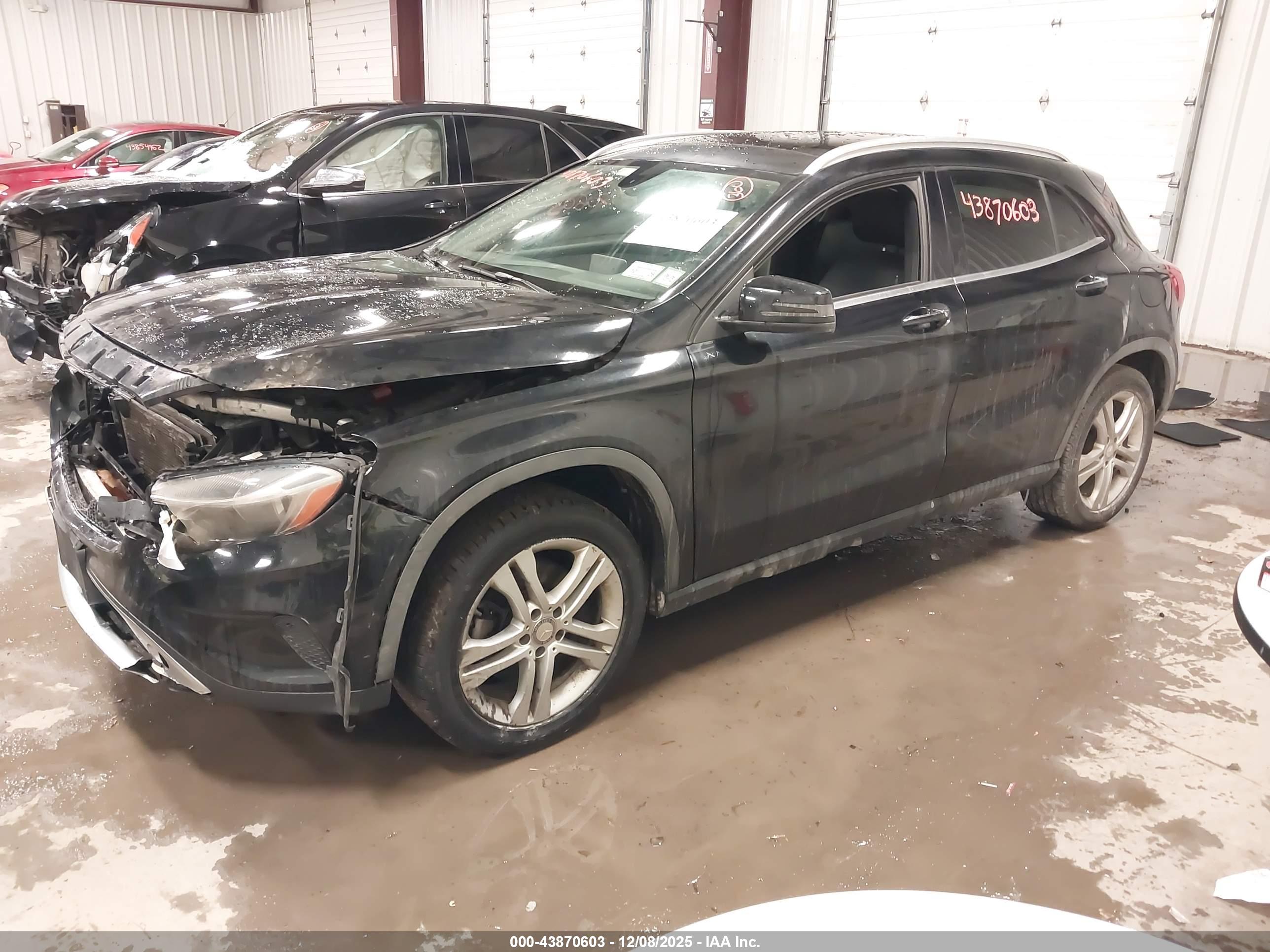 MERCEDES-BENZ GLA image 2