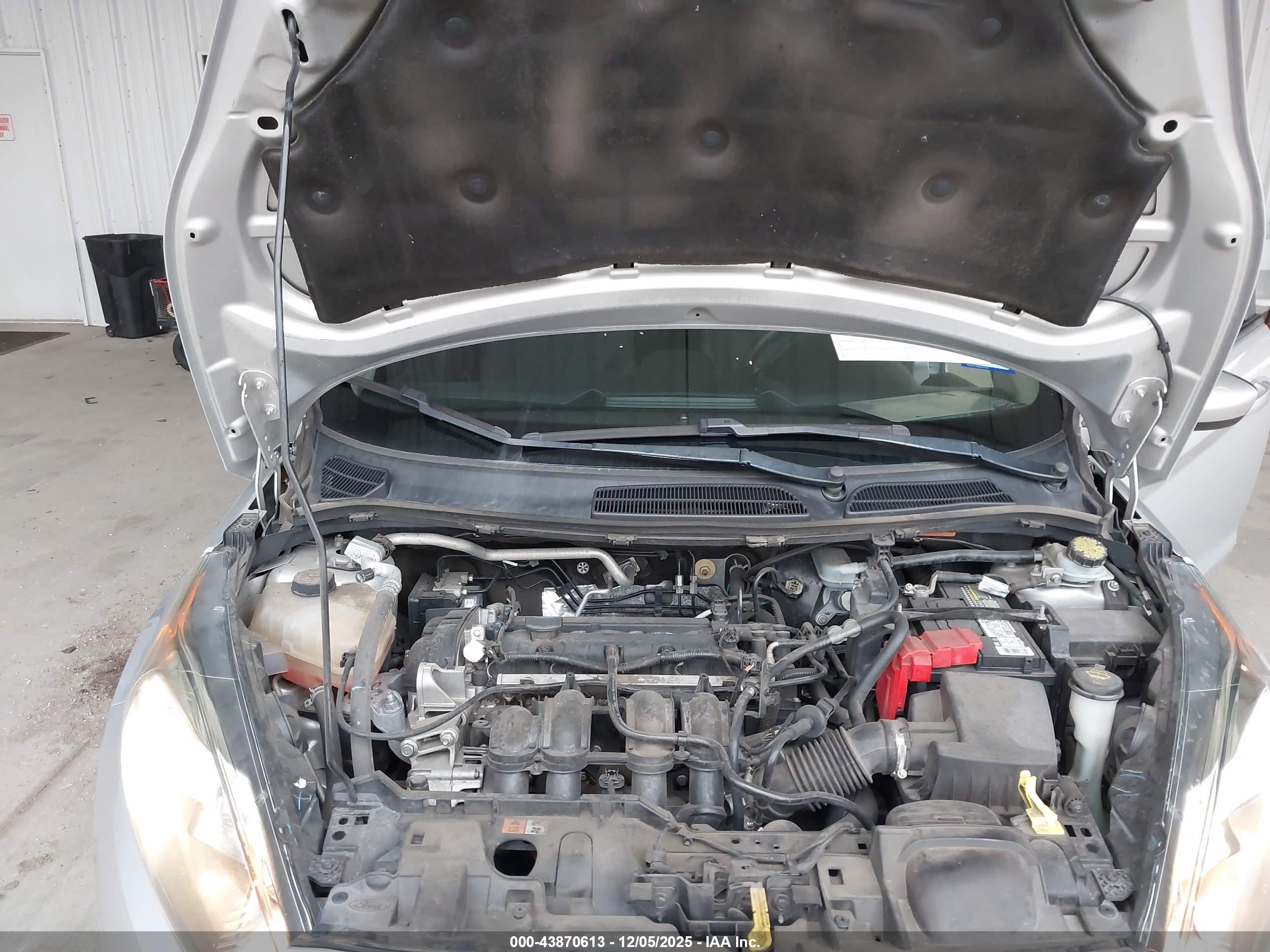 FORD FIESTA image 10