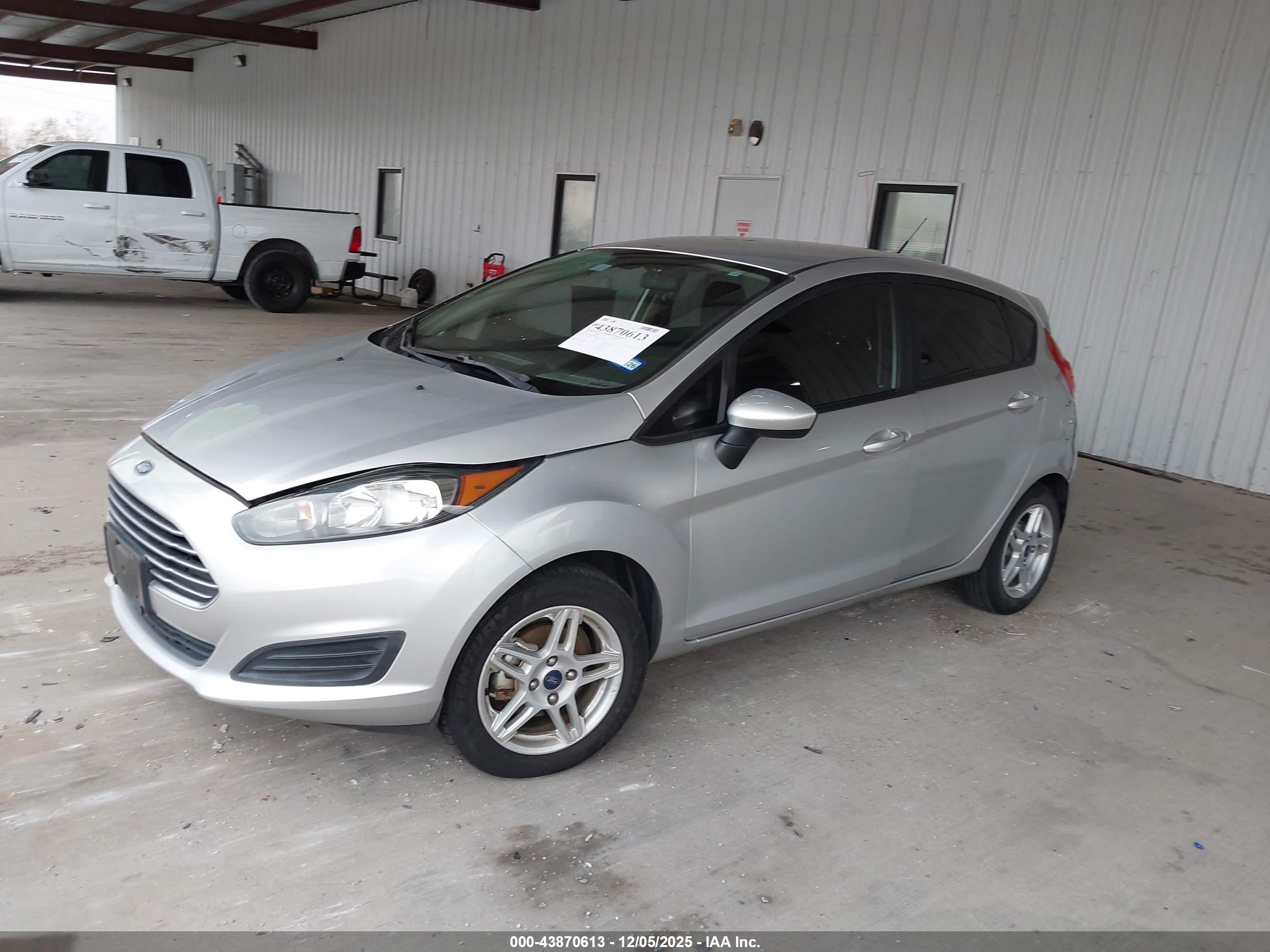 FORD FIESTA image 2