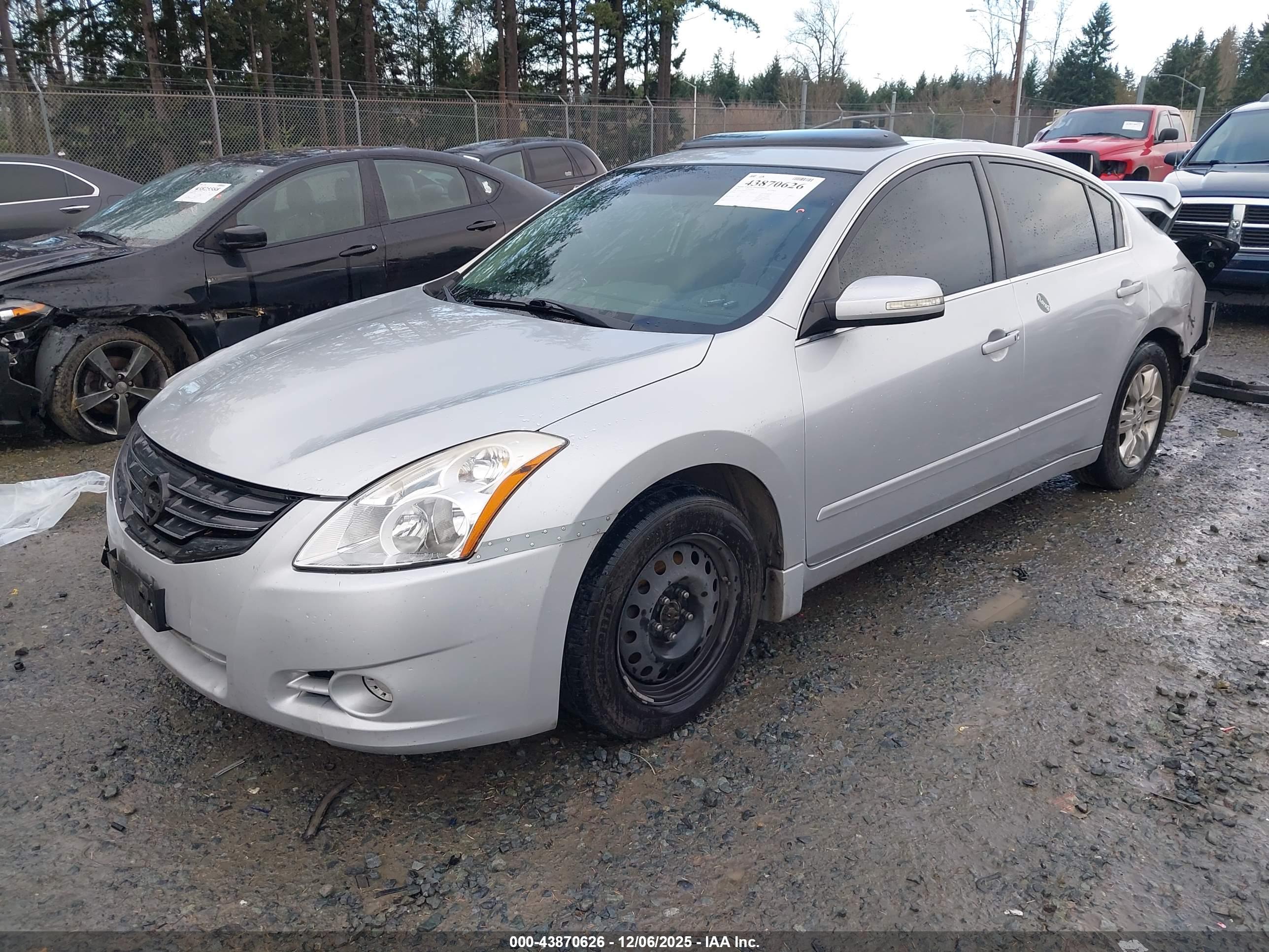 NISSAN ALTIMA image 2