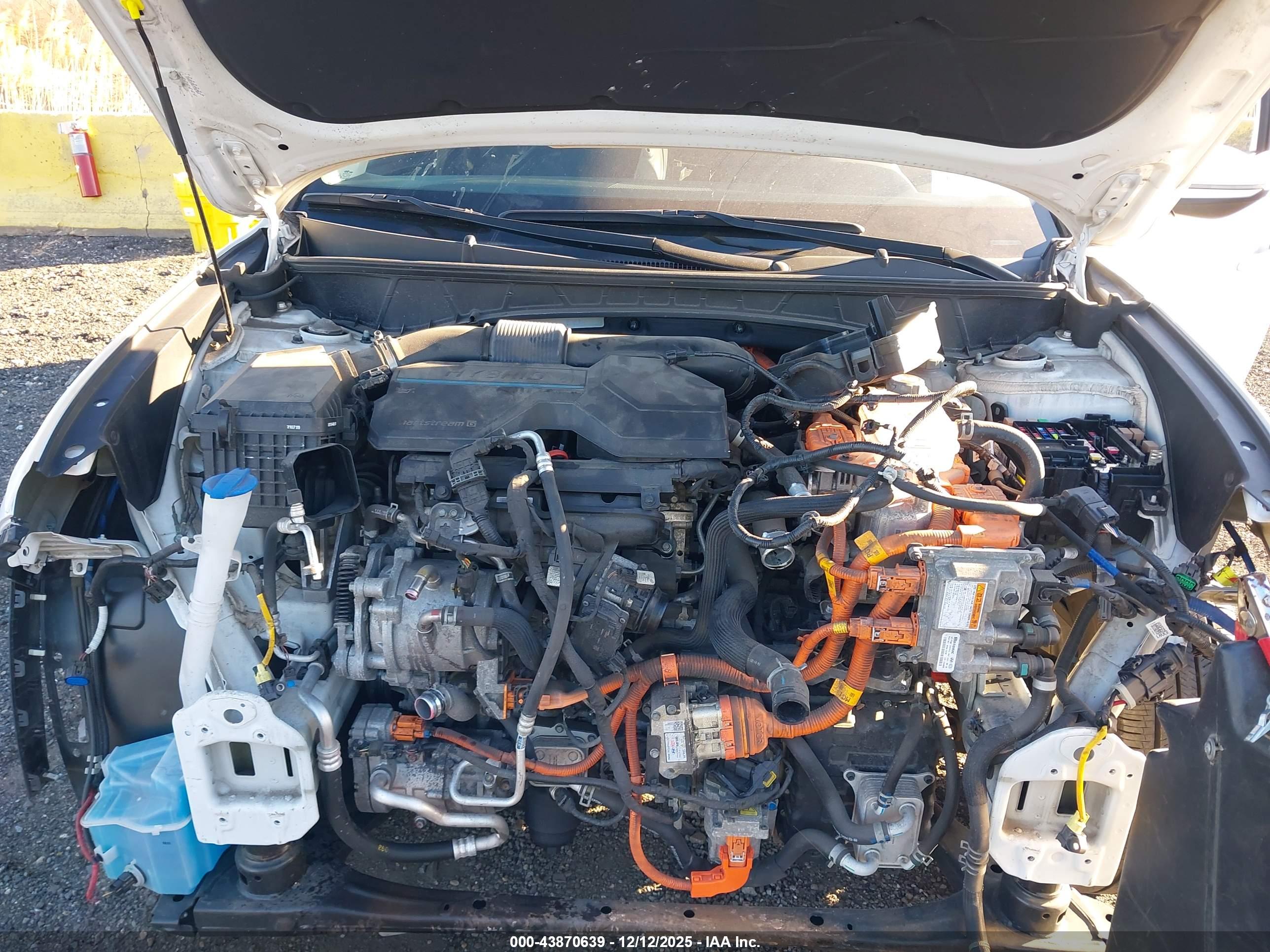HYUNDAI TUCSON image 10