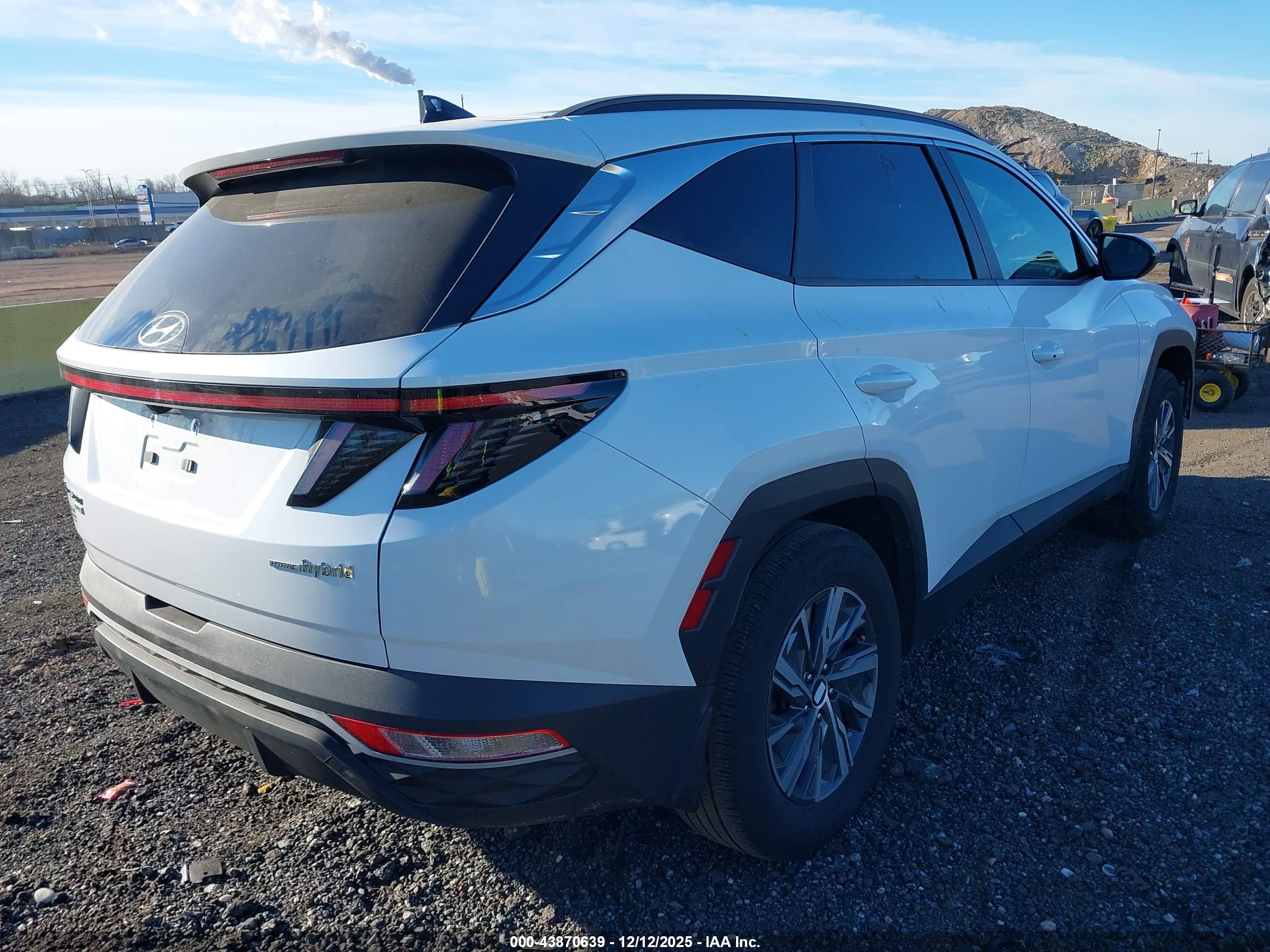 HYUNDAI TUCSON image 4