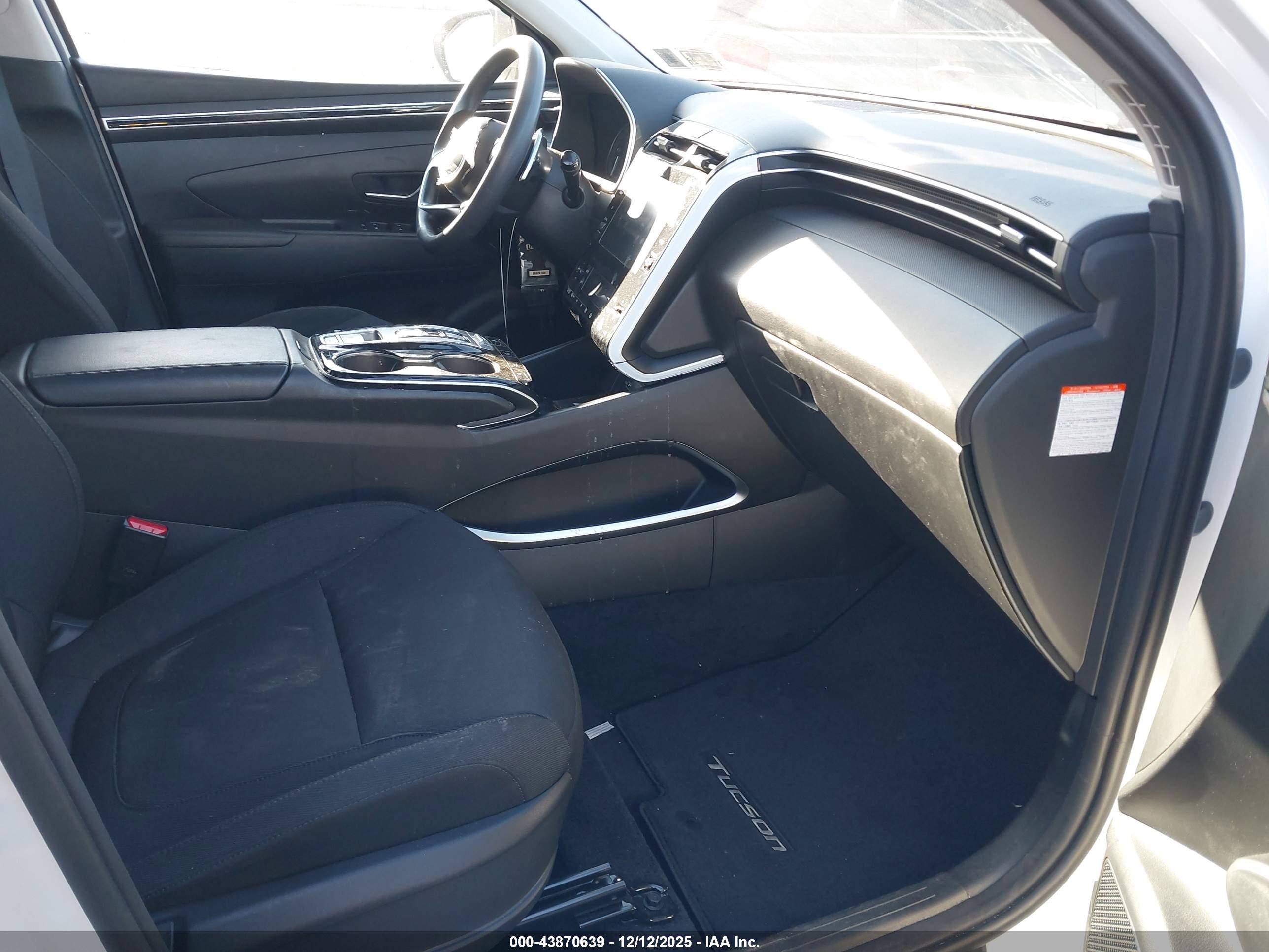 HYUNDAI TUCSON image 5