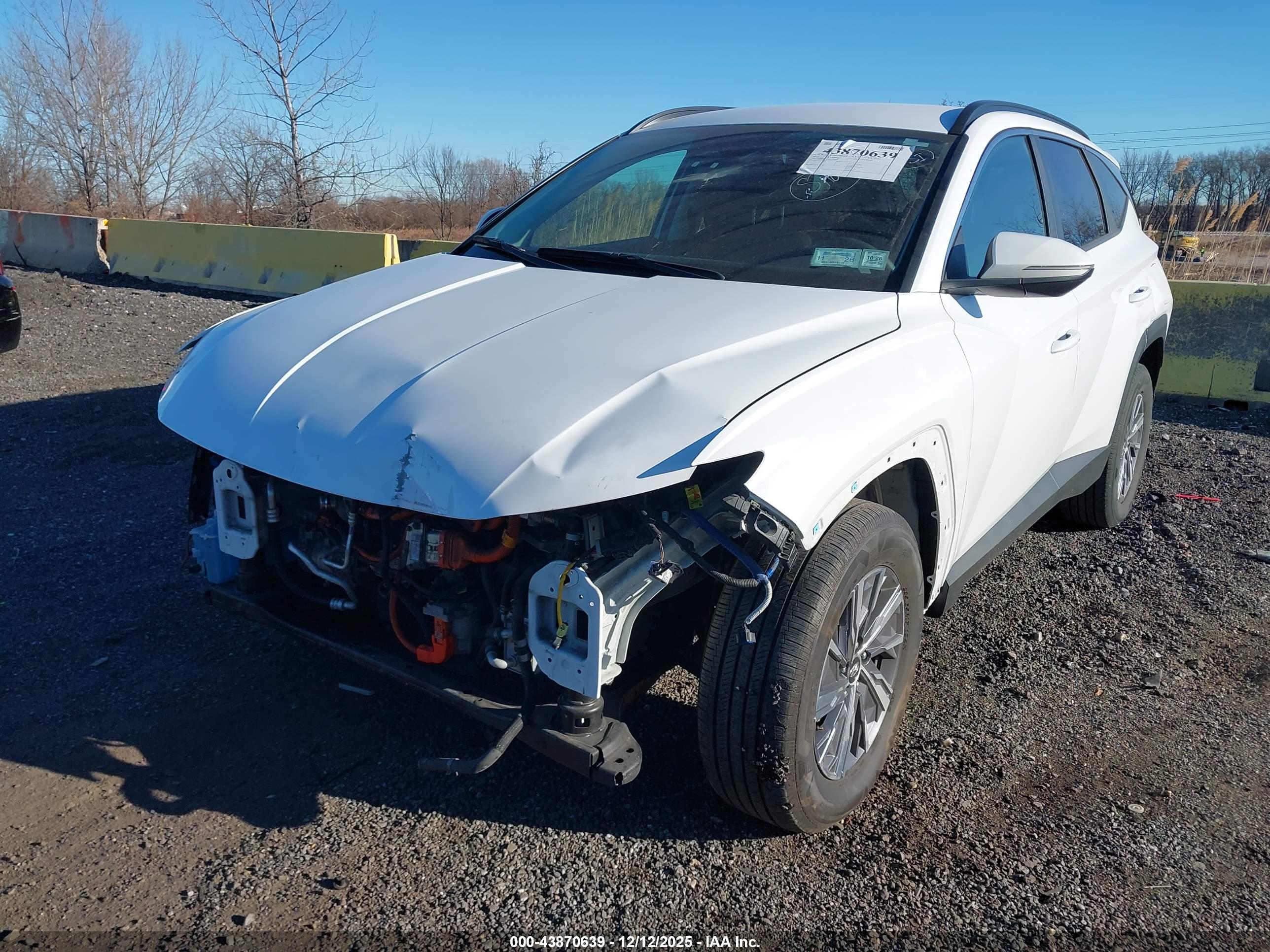 HYUNDAI TUCSON image 6