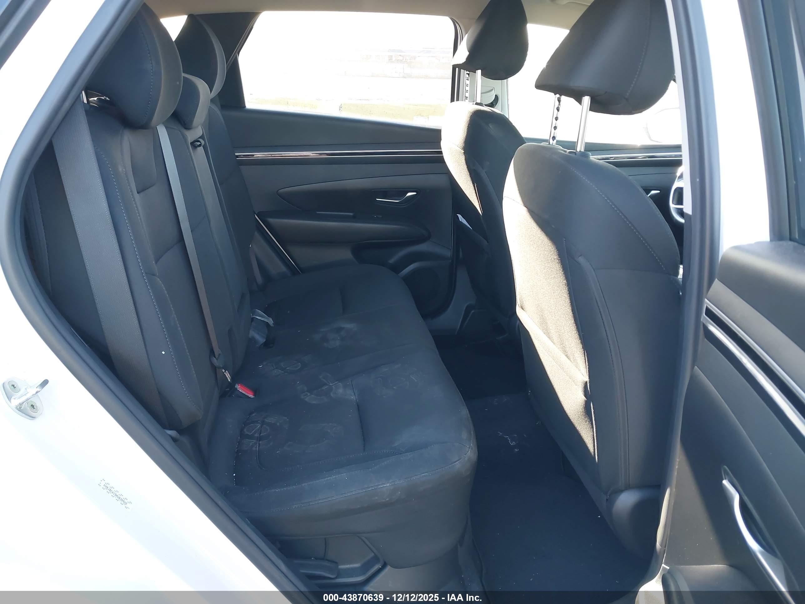 HYUNDAI TUCSON image 8