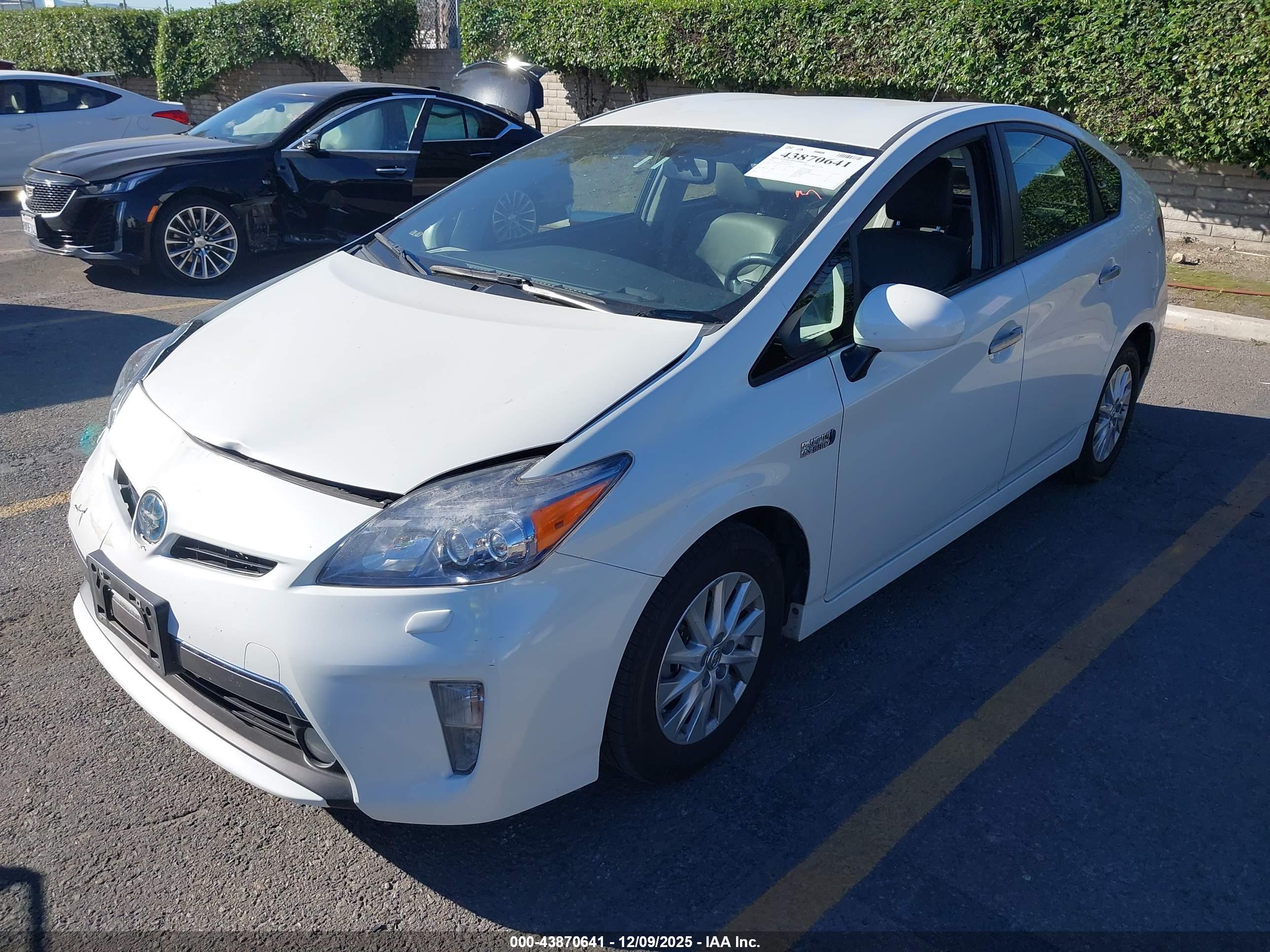 TOYOTA PRIUS image 2