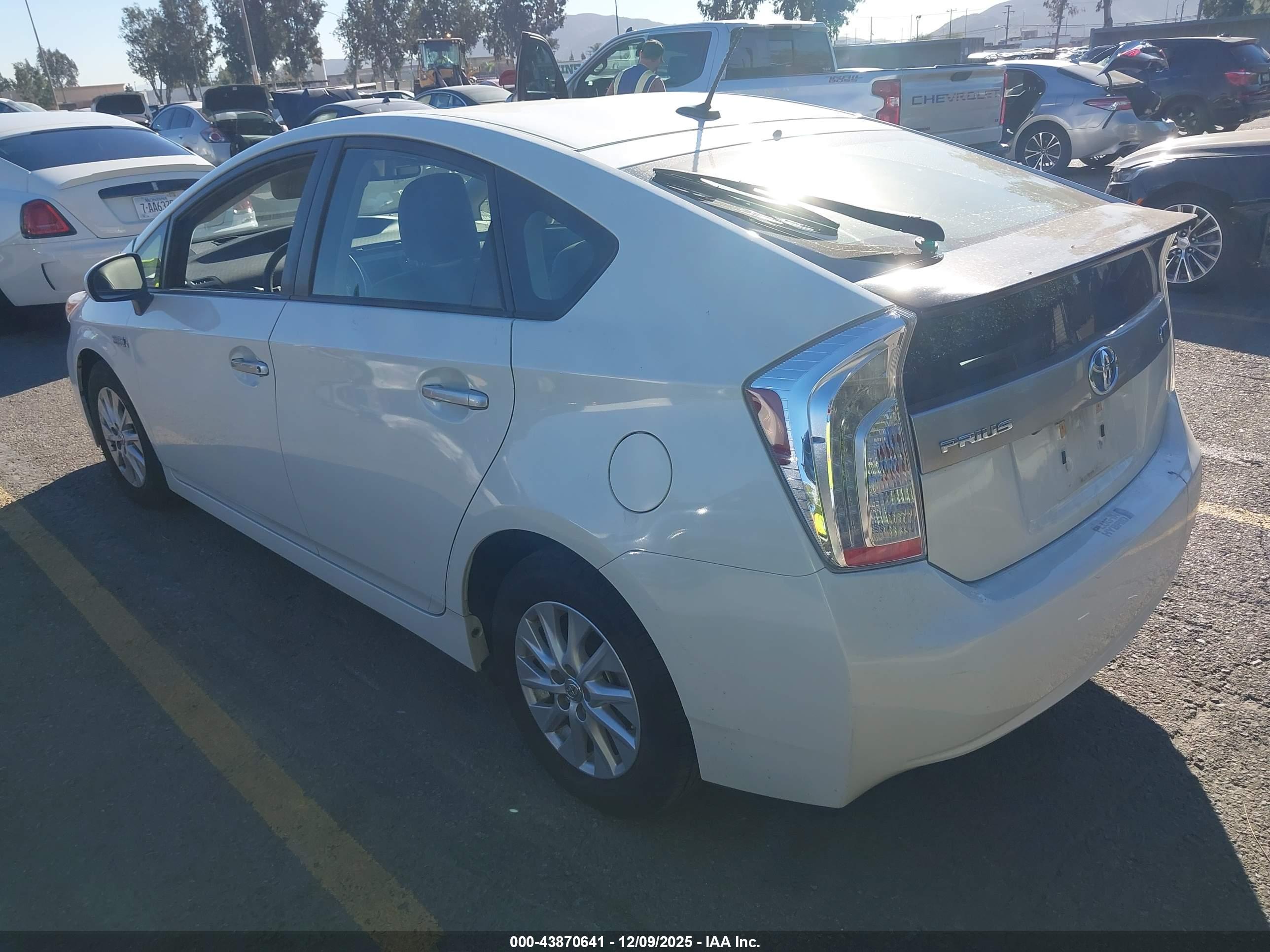 TOYOTA PRIUS image 3