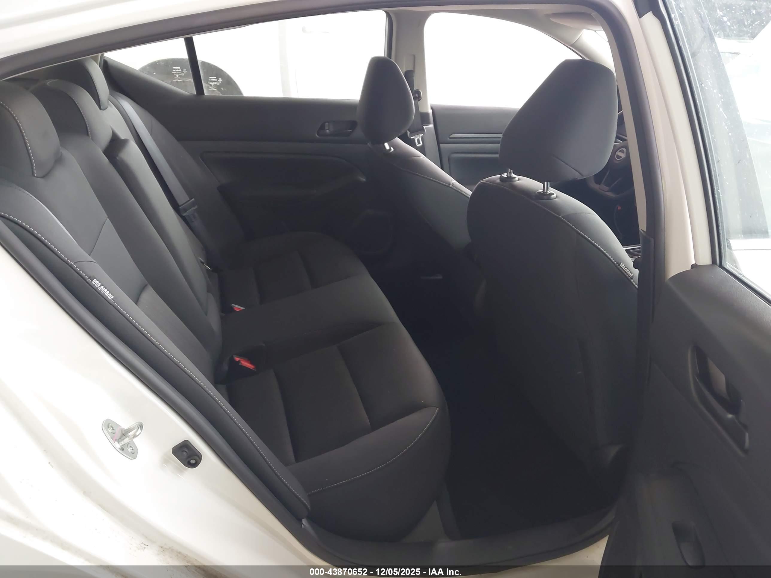 NISSAN ALTIMA image 8