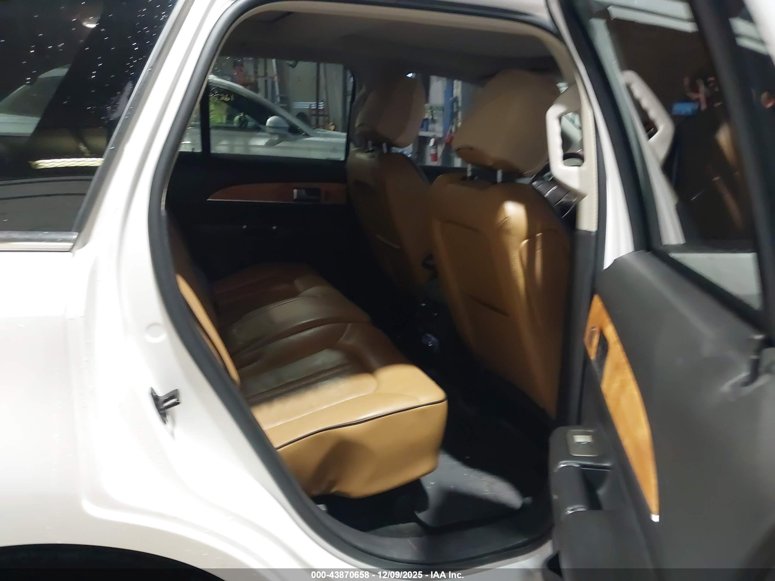 LINCOLN MKX image 8