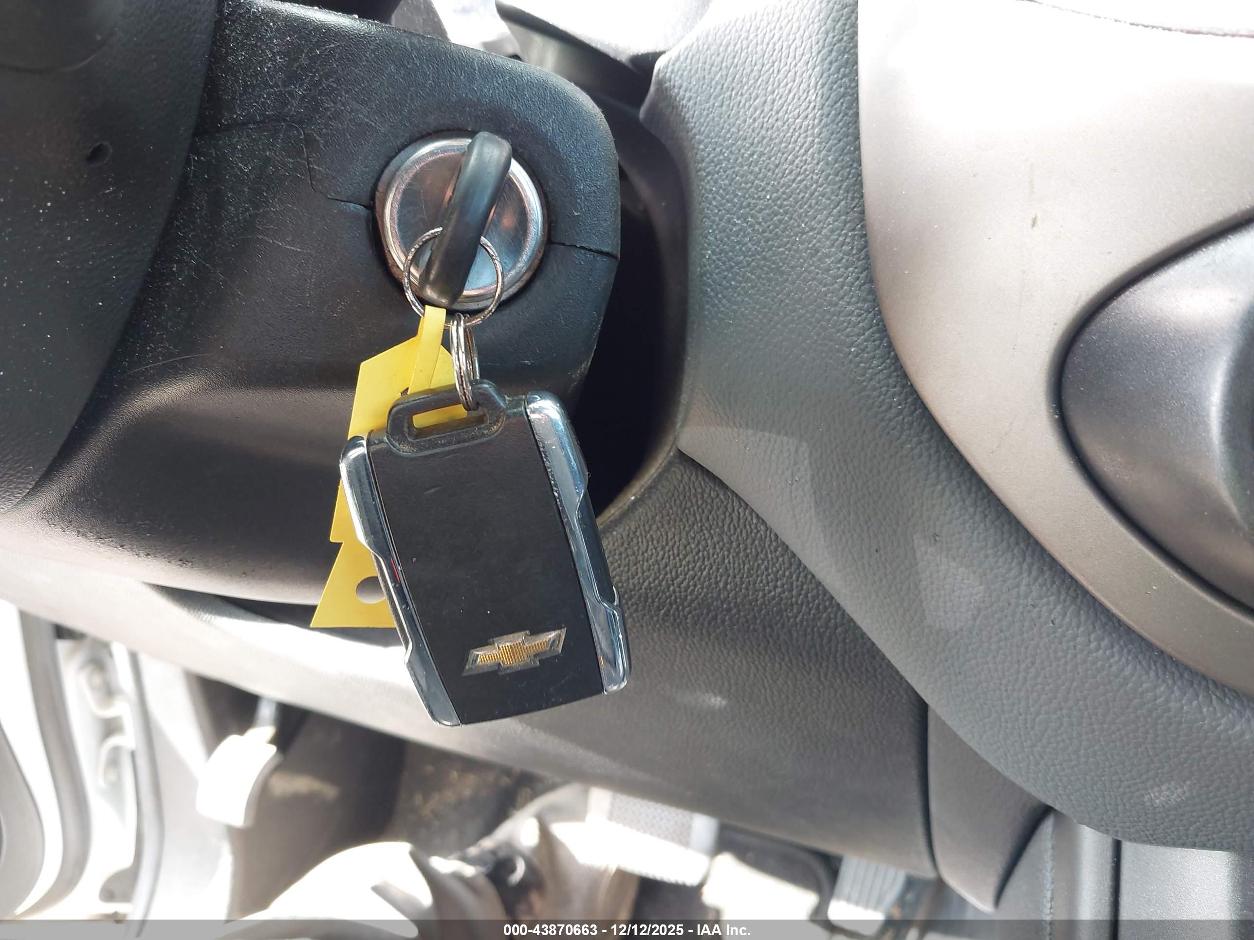CHEVROLET COLORADO image 11