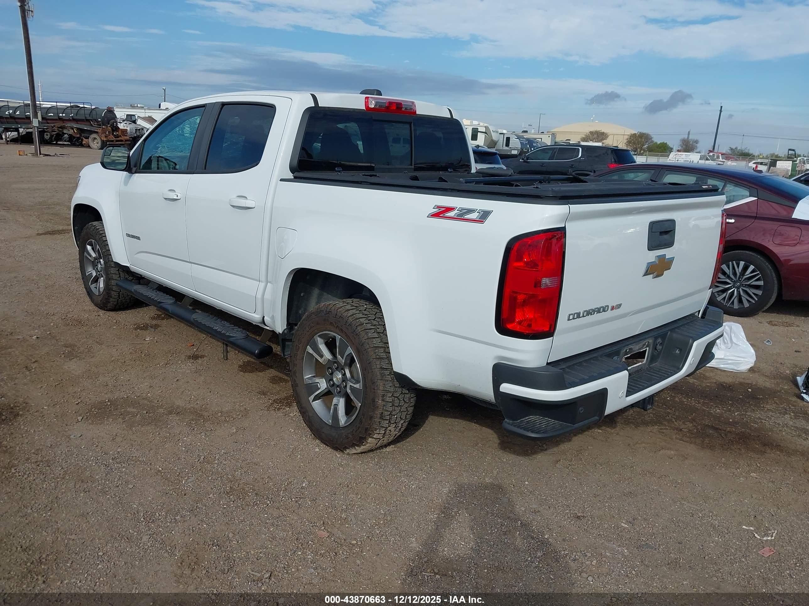 CHEVROLET COLORADO image 3
