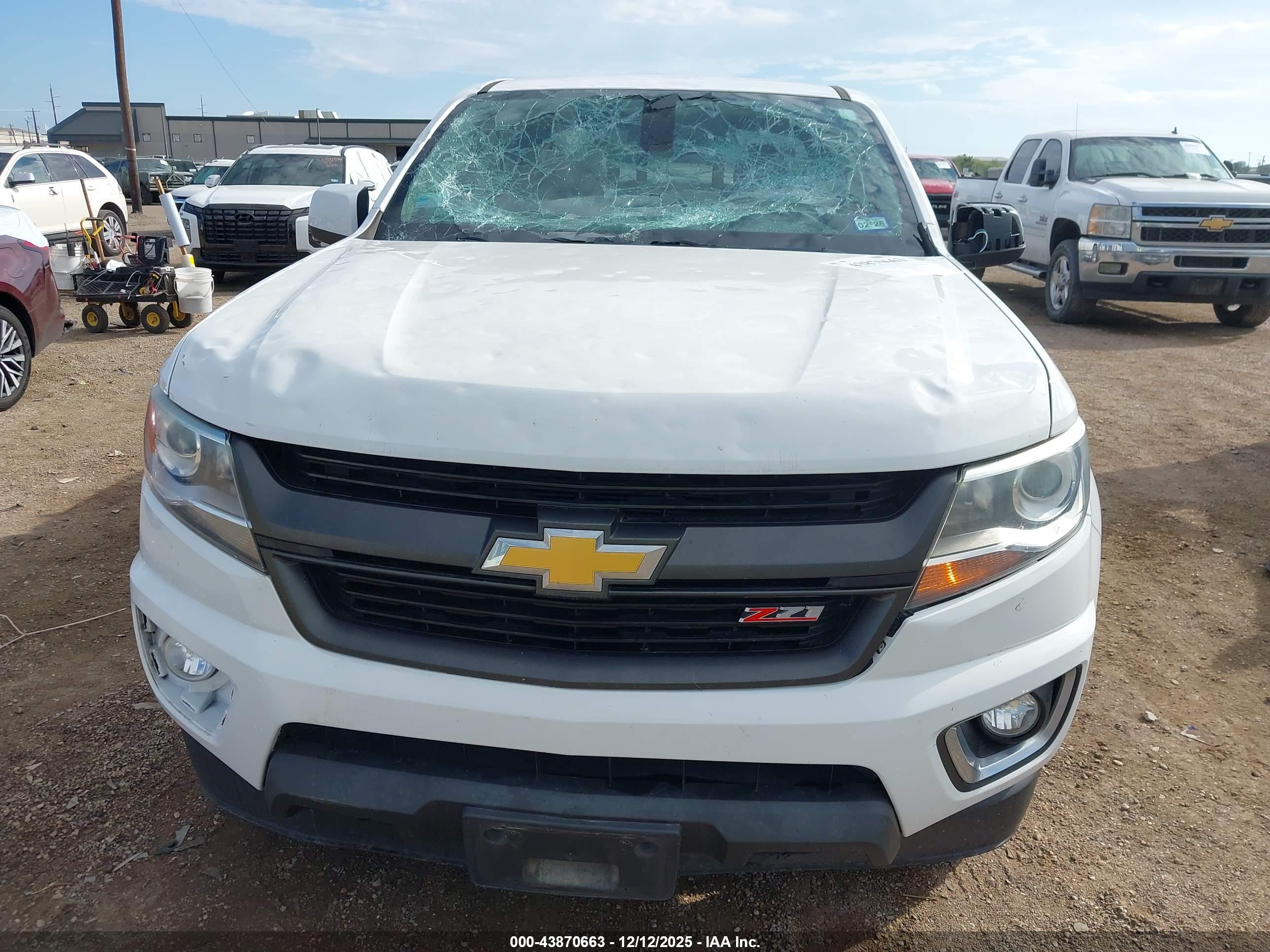 CHEVROLET COLORADO image 6