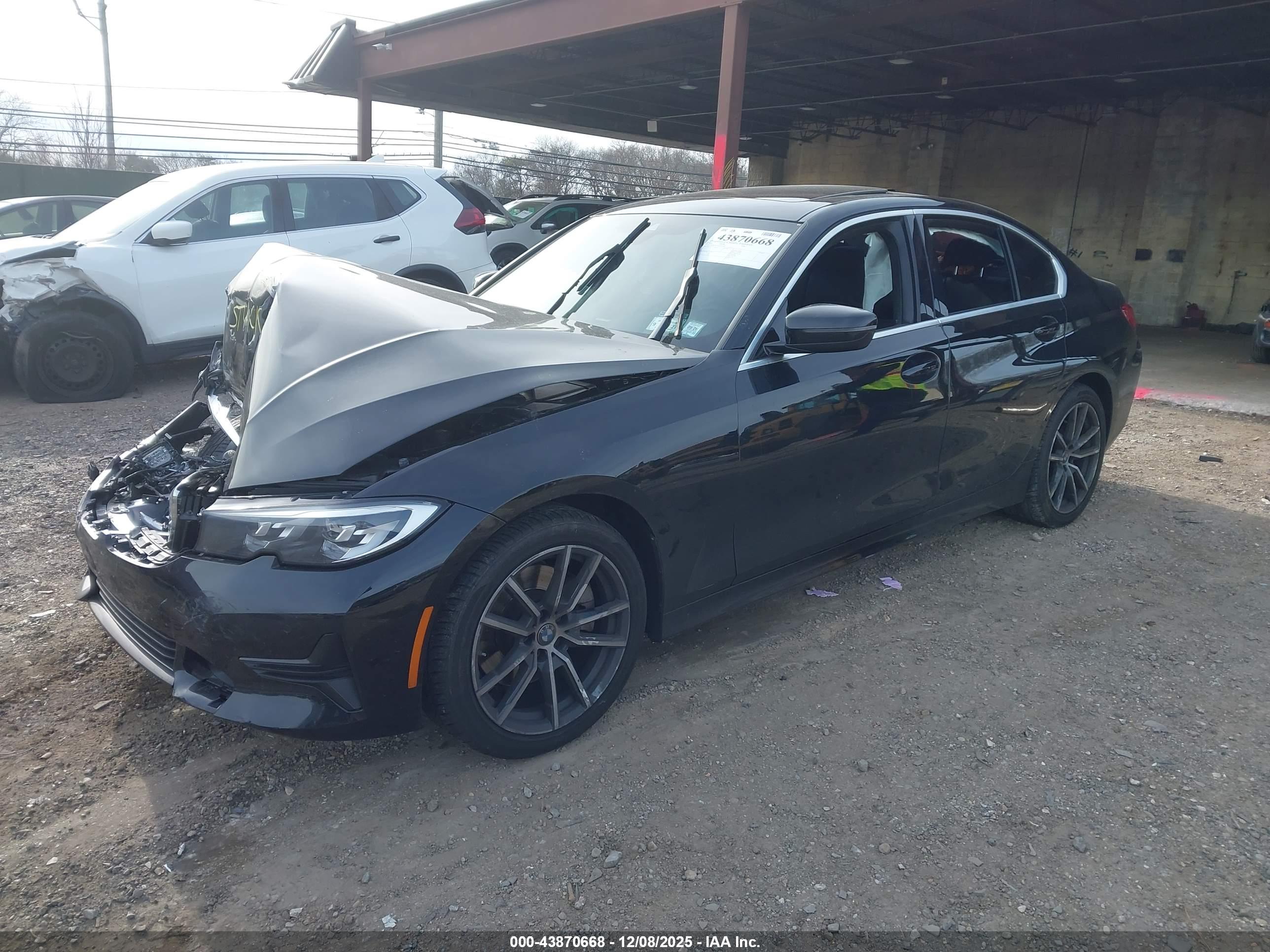 BMW 330I image 2