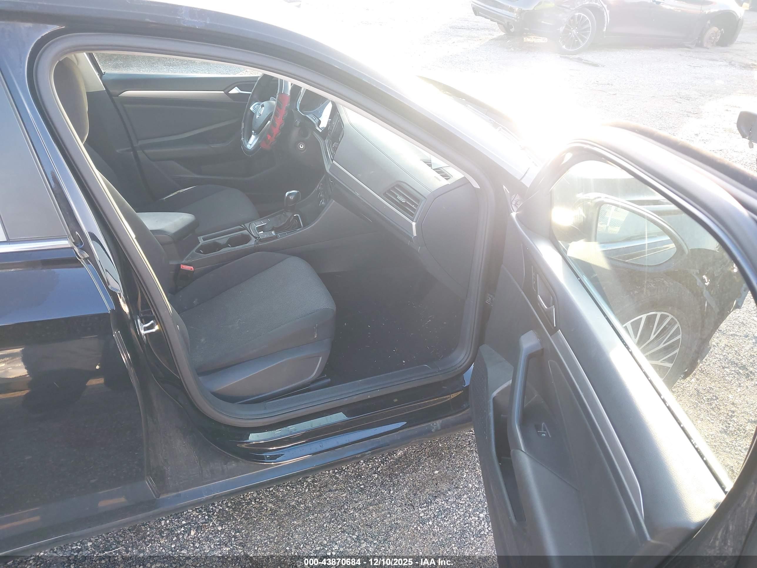 VOLKSWAGEN JETTA image 5