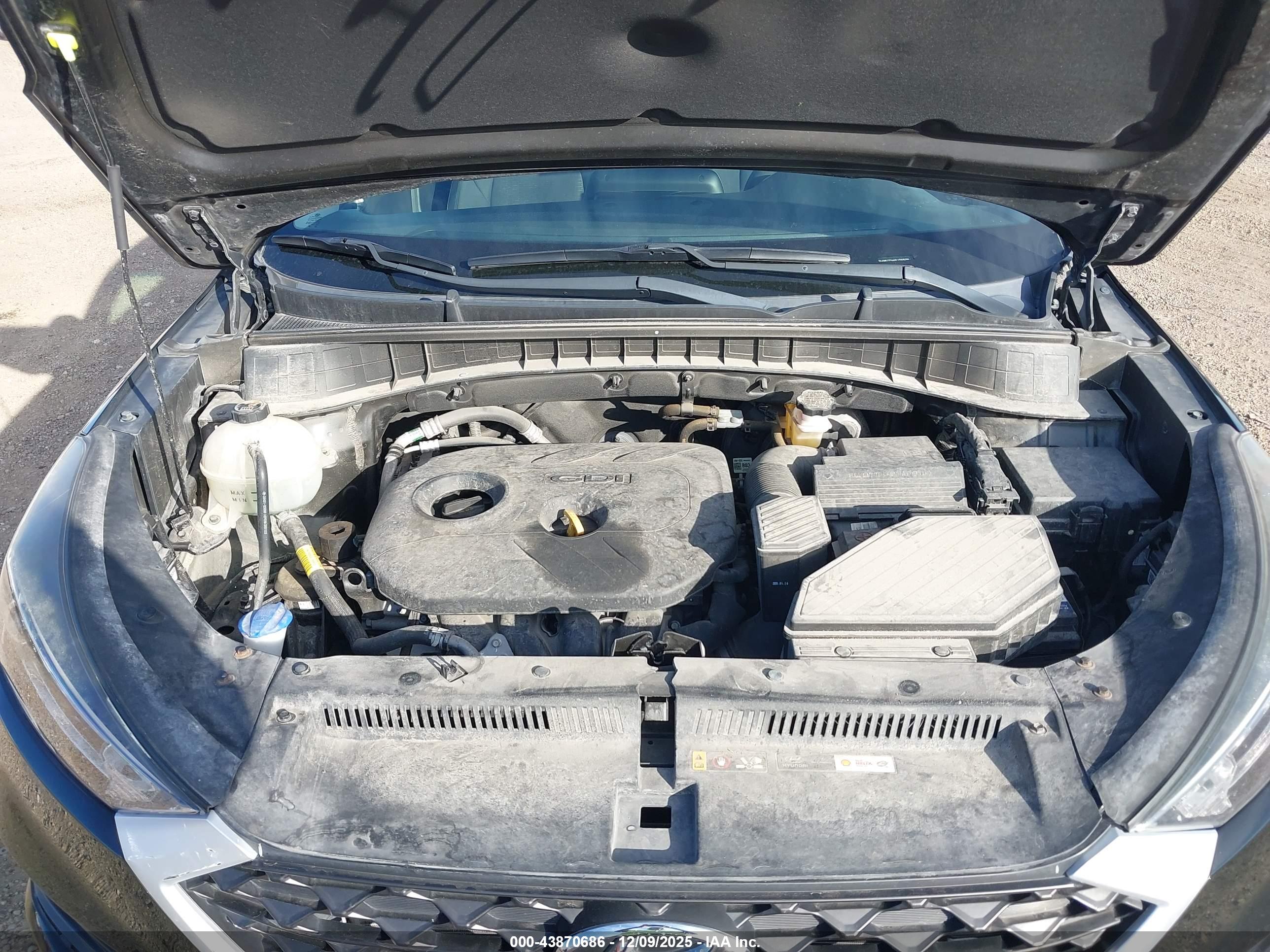 HYUNDAI TUCSON image 10