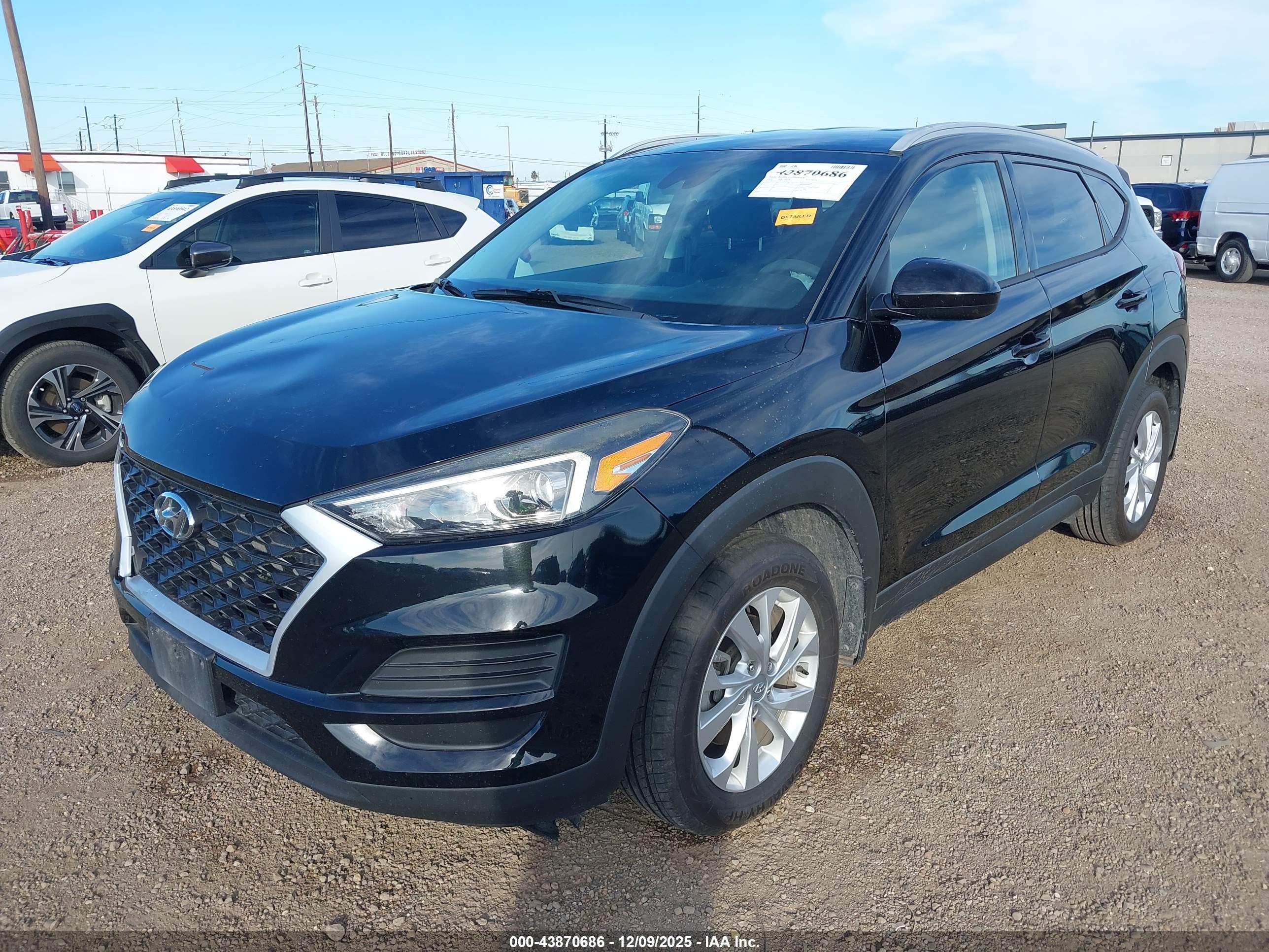HYUNDAI TUCSON image 2