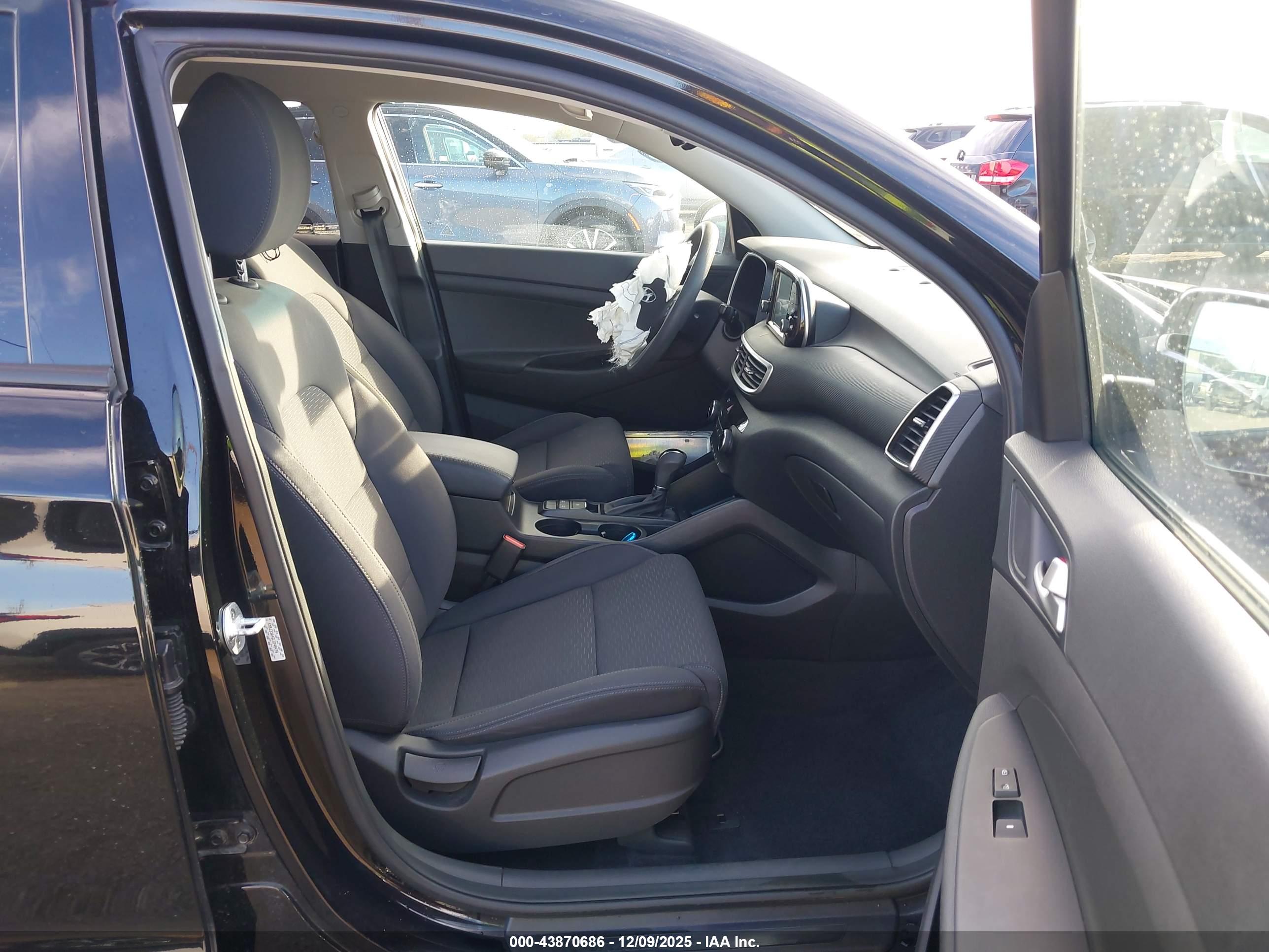 HYUNDAI TUCSON image 5