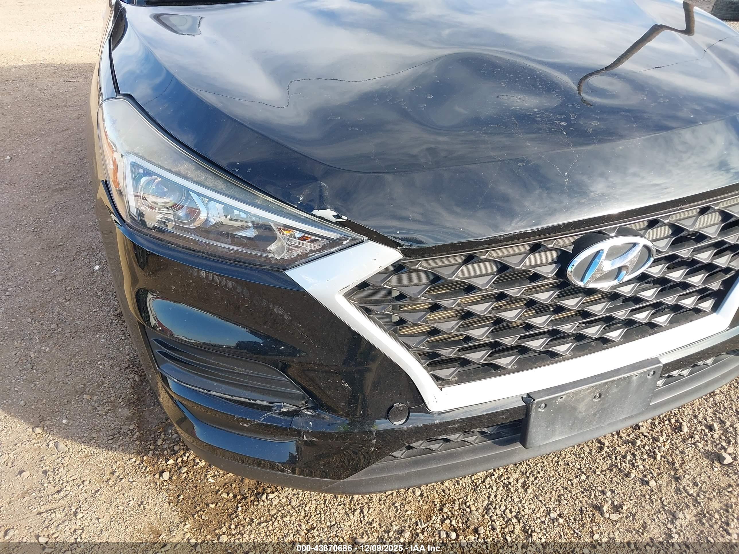 HYUNDAI TUCSON image 6