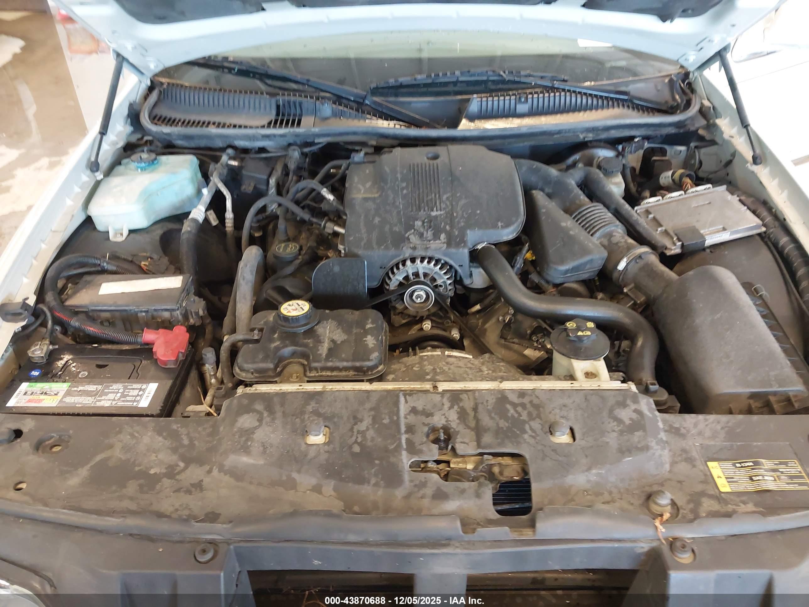 LINCOLN TOWN image 10