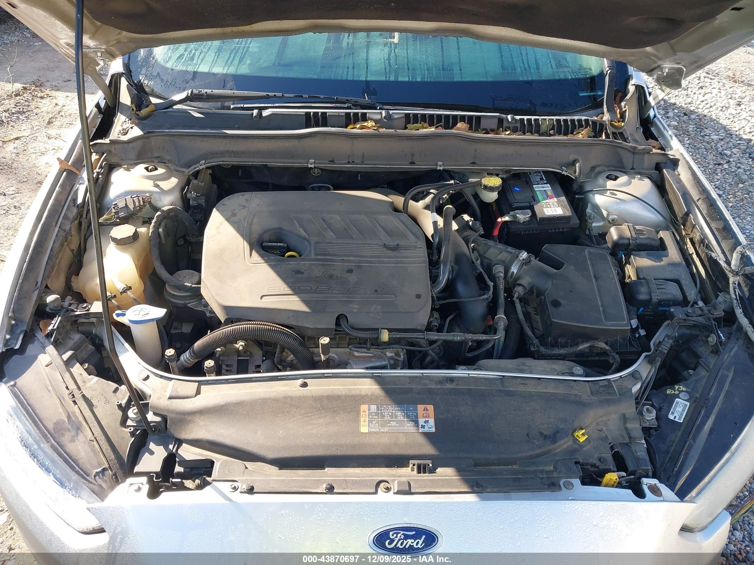 FORD FUSION image 10