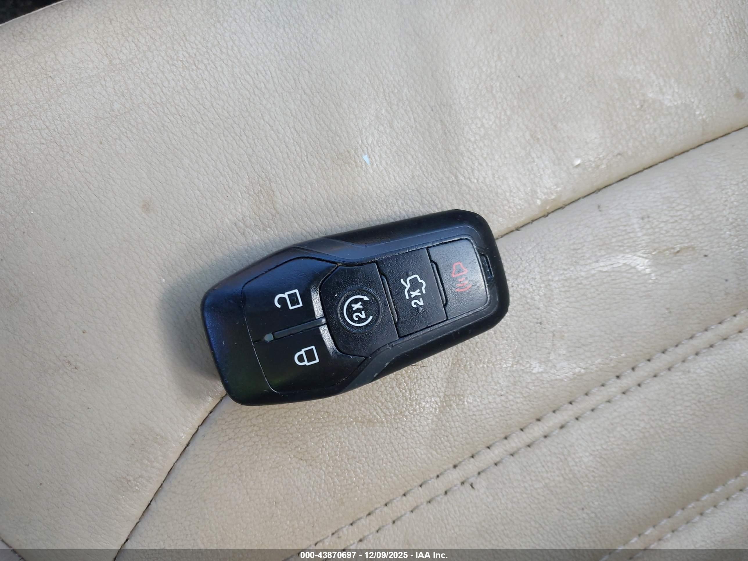 FORD FUSION image 11