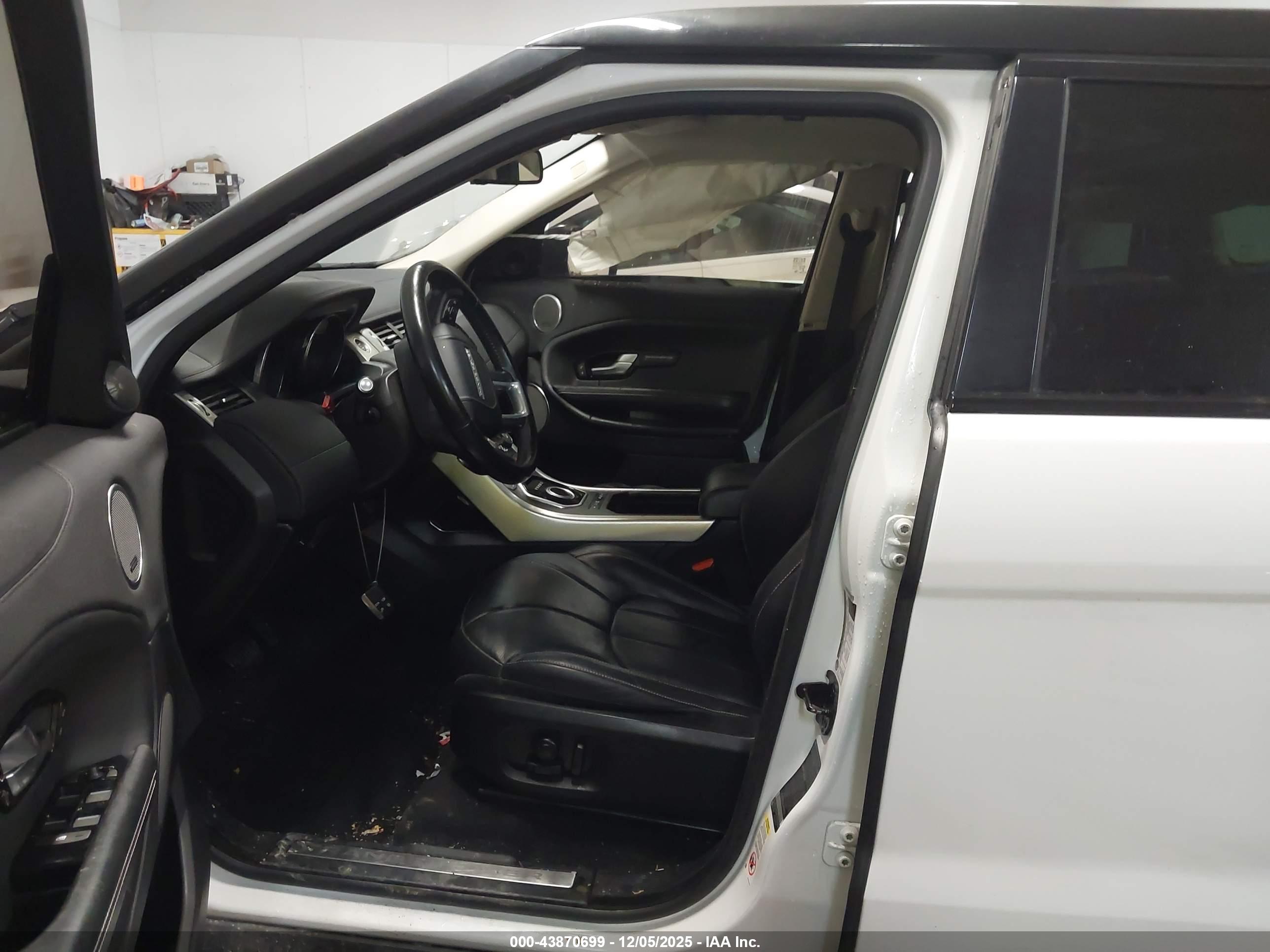 LAND ROVER image 5