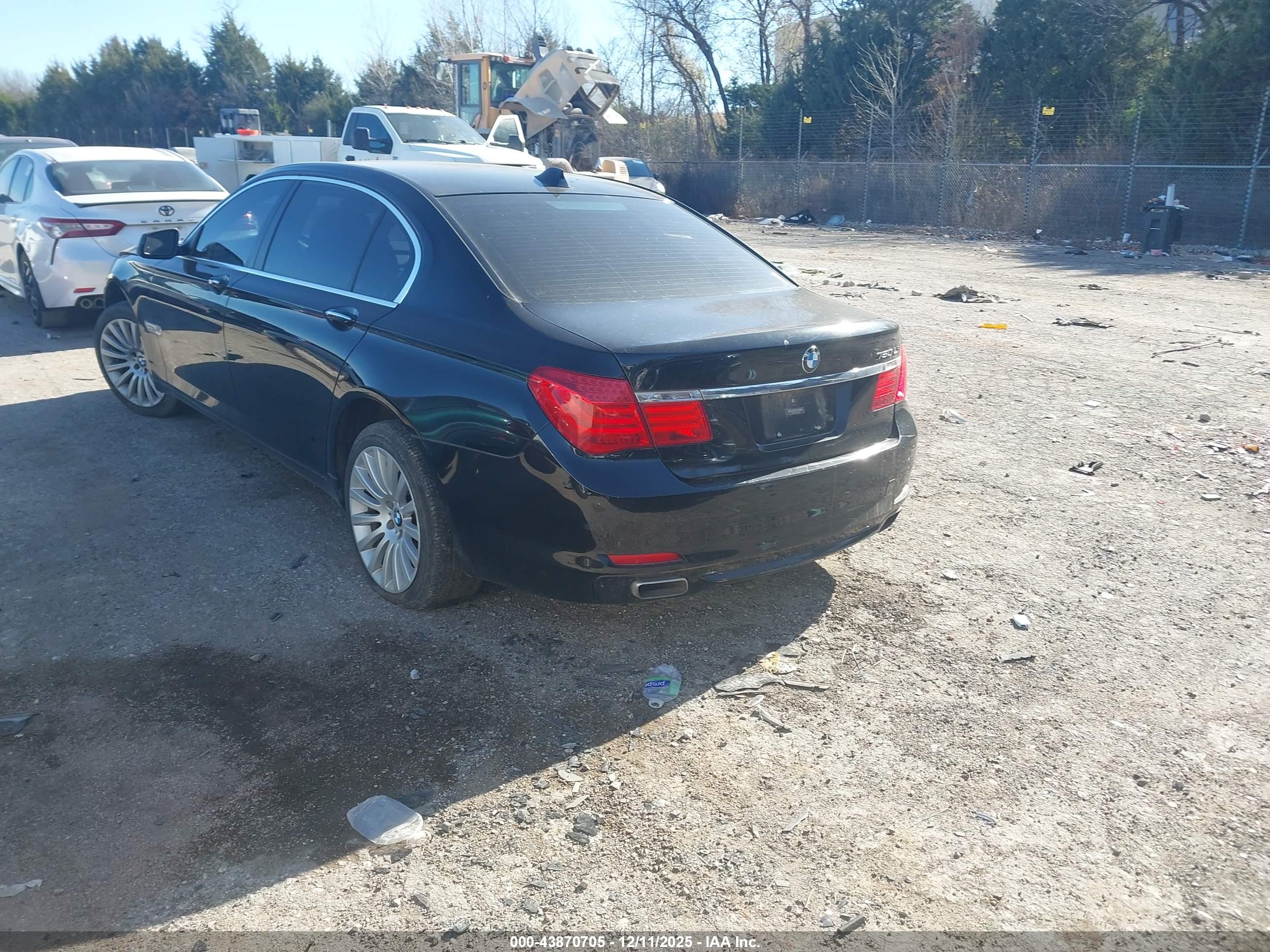 BMW 750LI image 3