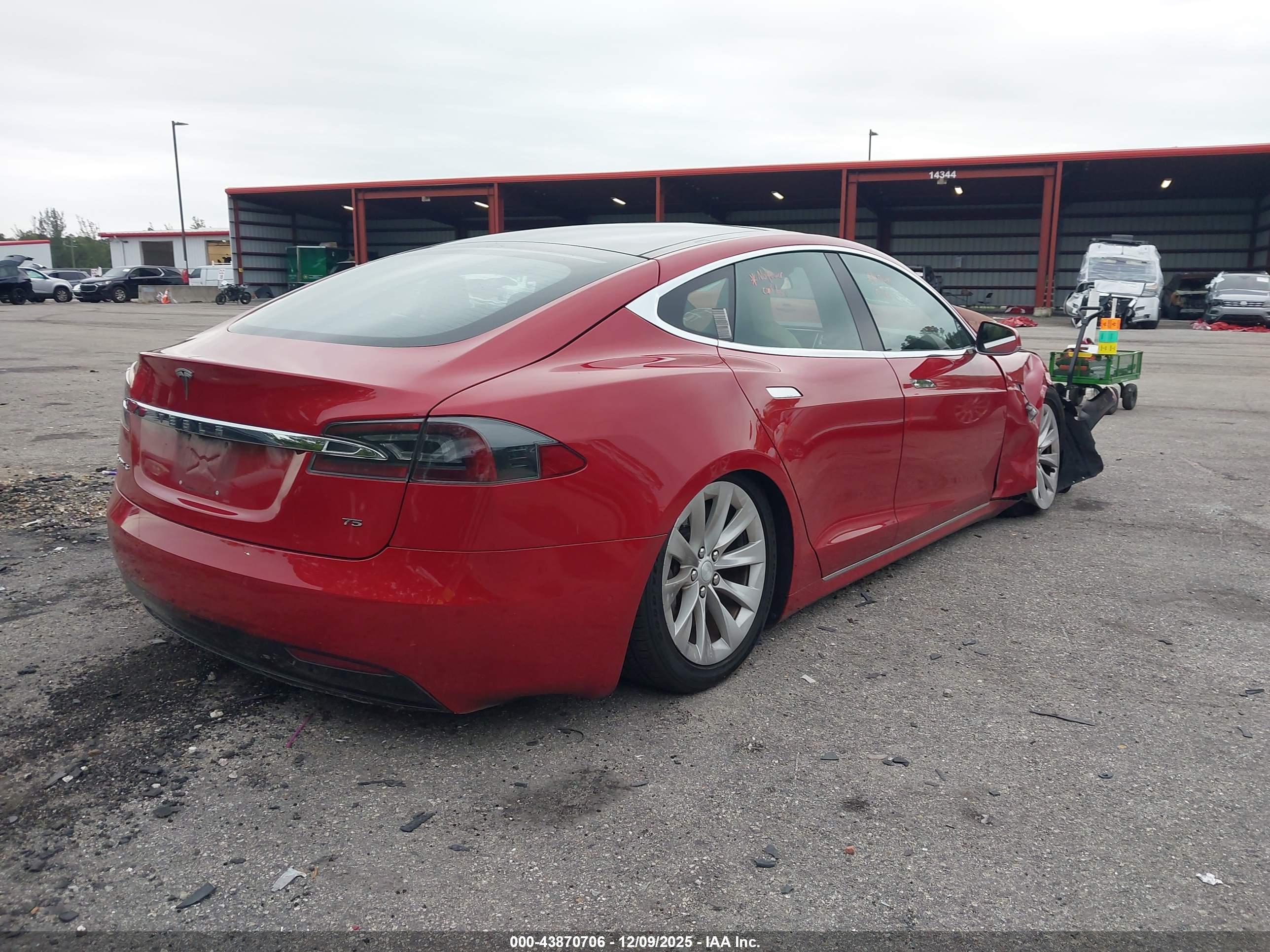 TESLA MODEL image 4