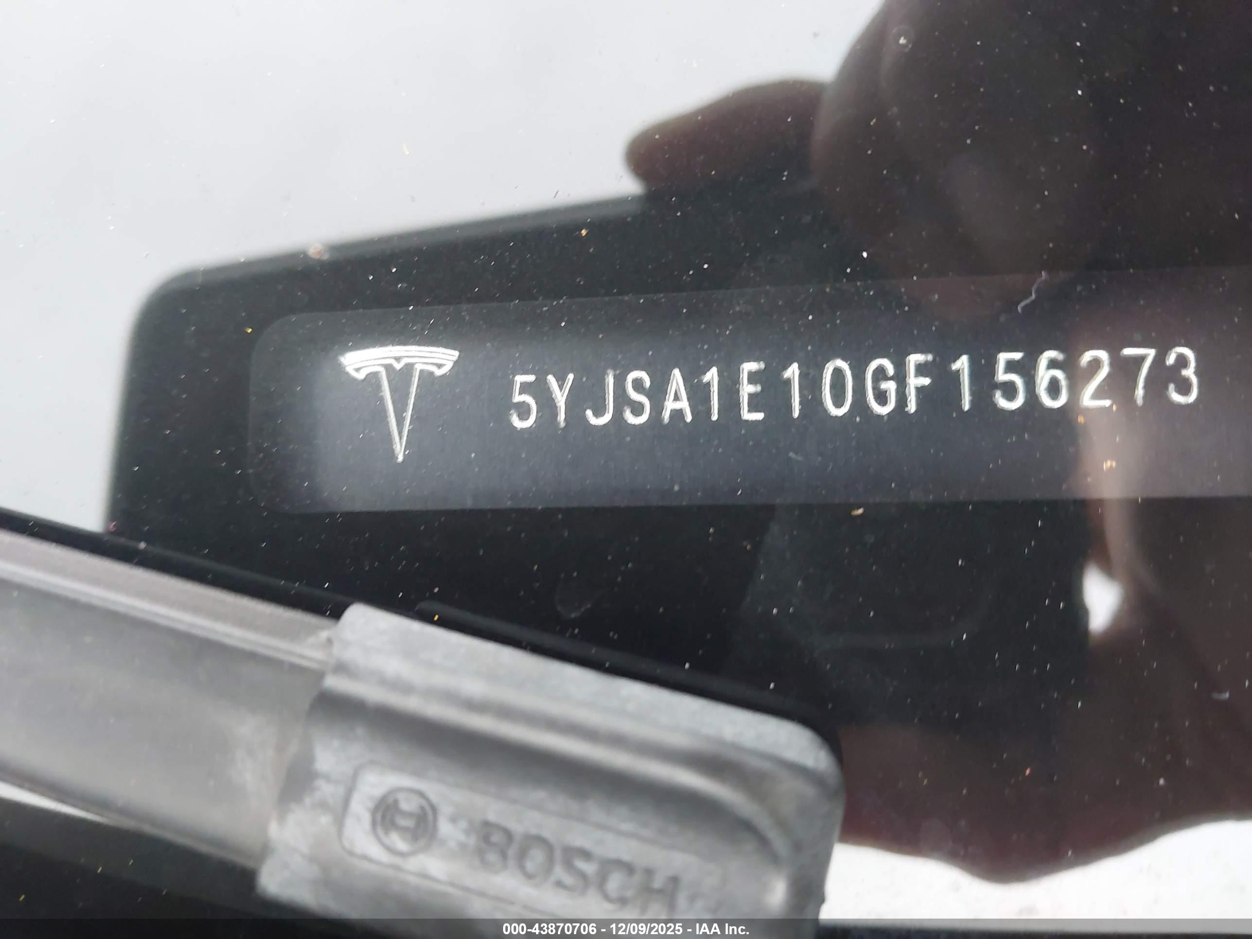 TESLA MODEL image 9
