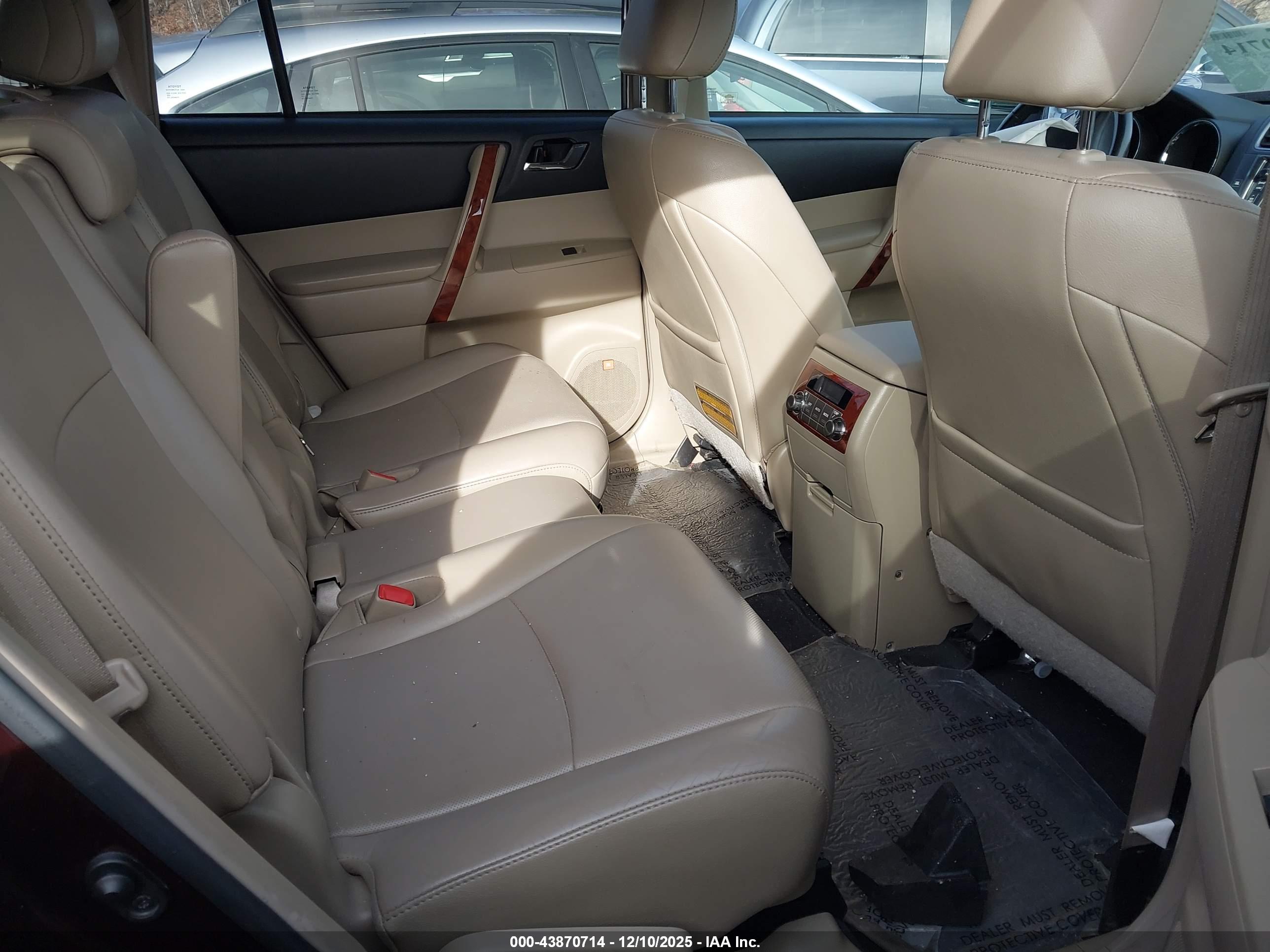 TOYOTA HIGHLANDER image 8