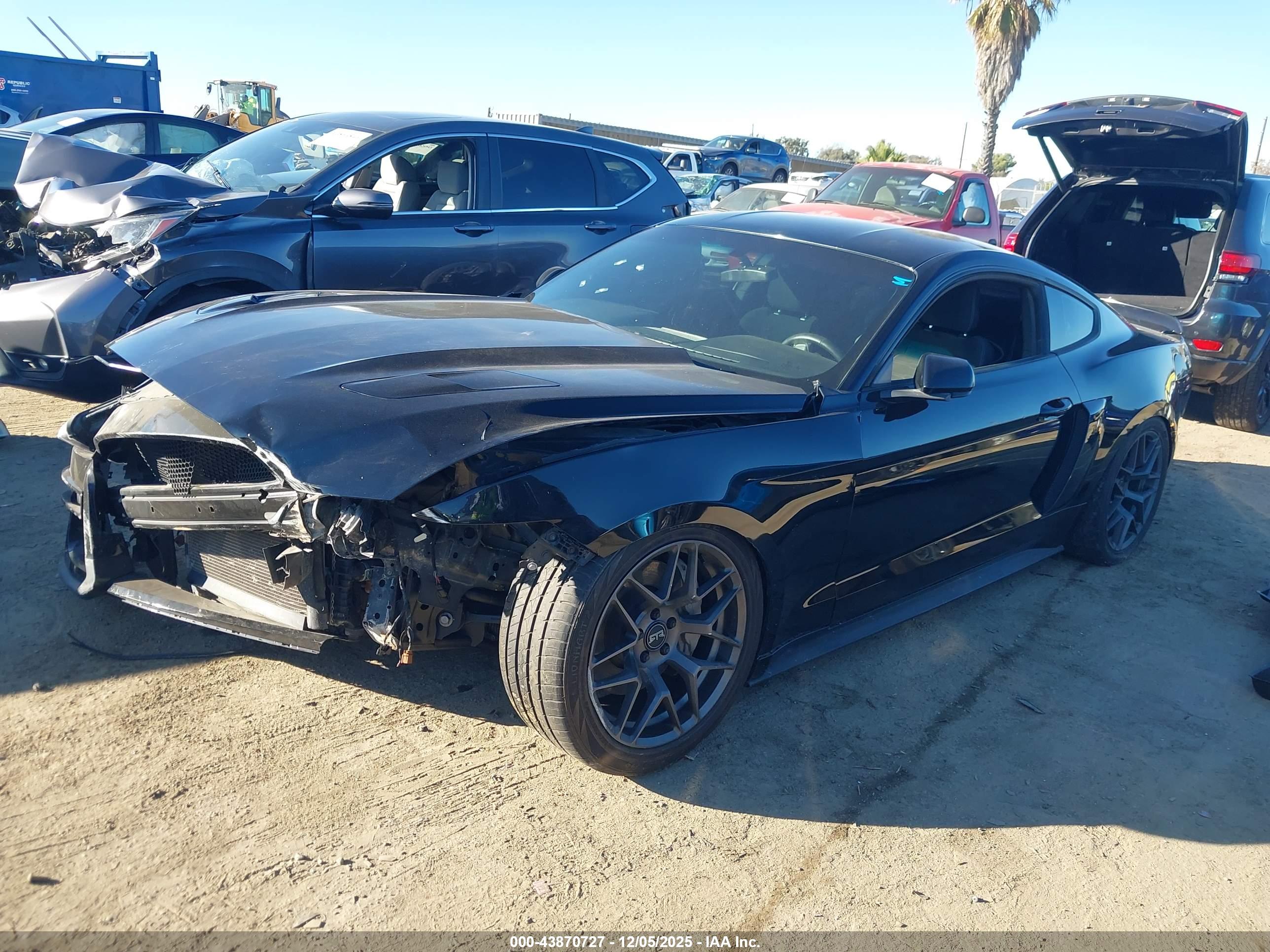 FORD MUSTANG image 2