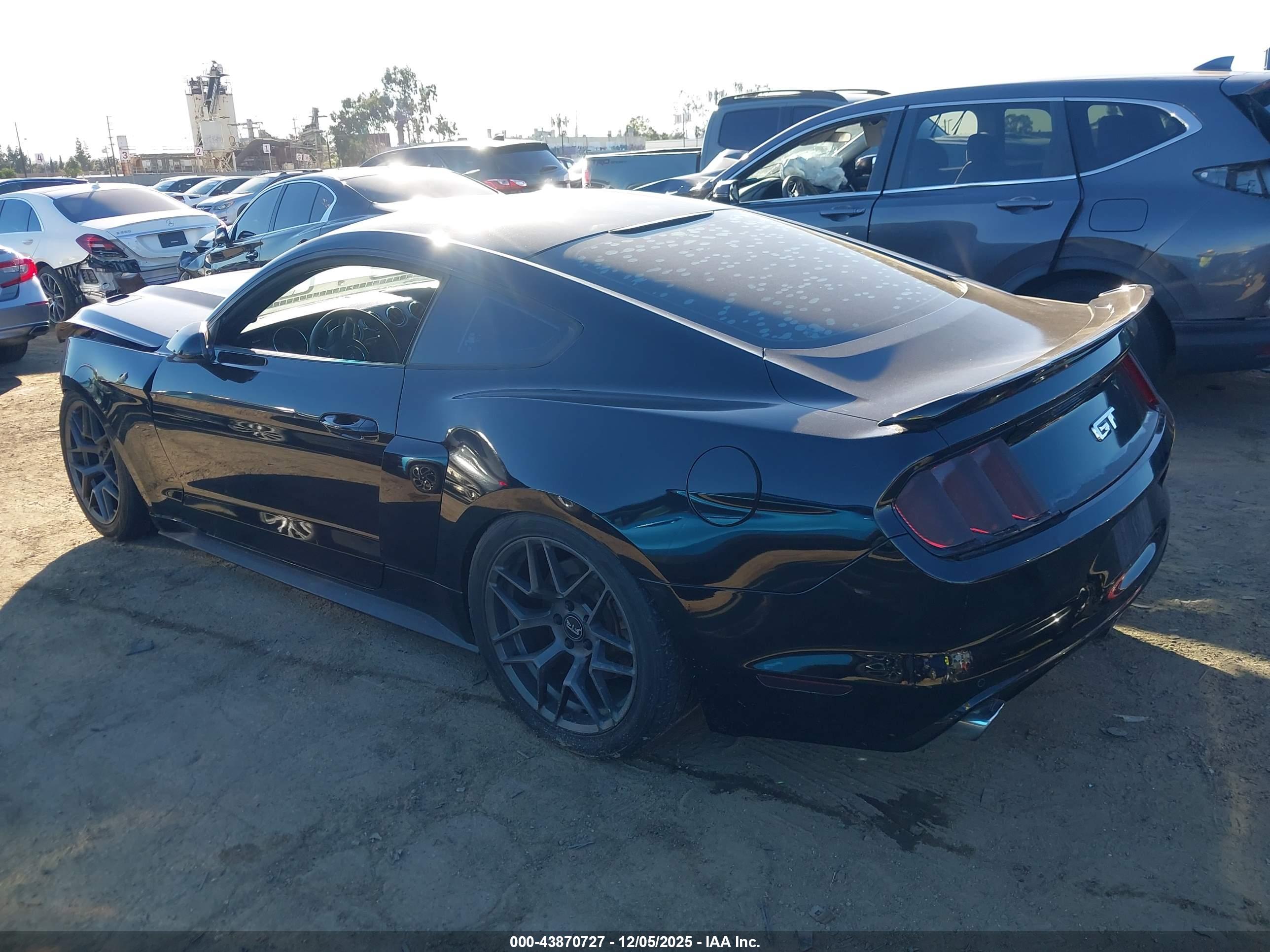 FORD MUSTANG image 3