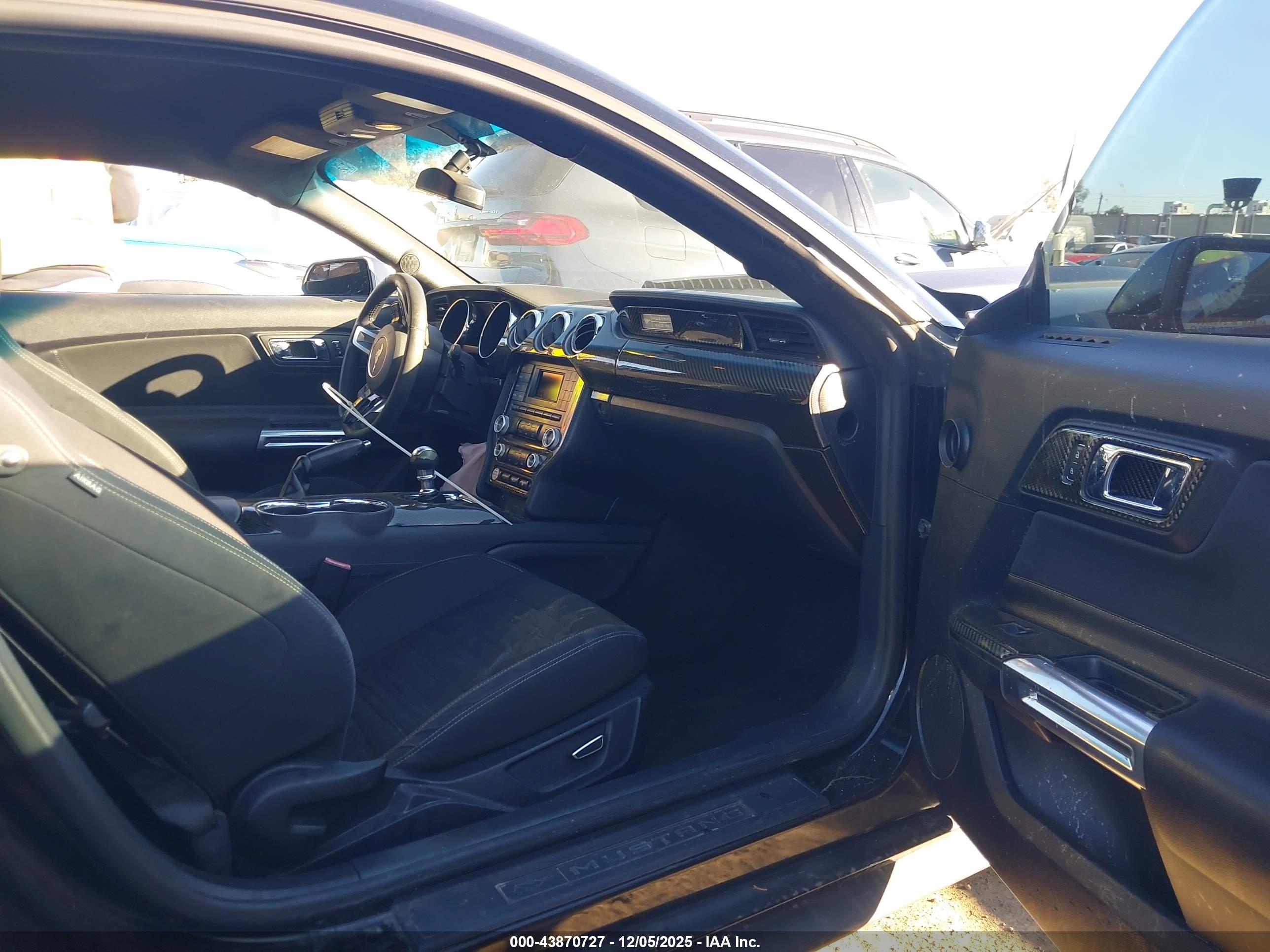 FORD MUSTANG image 5