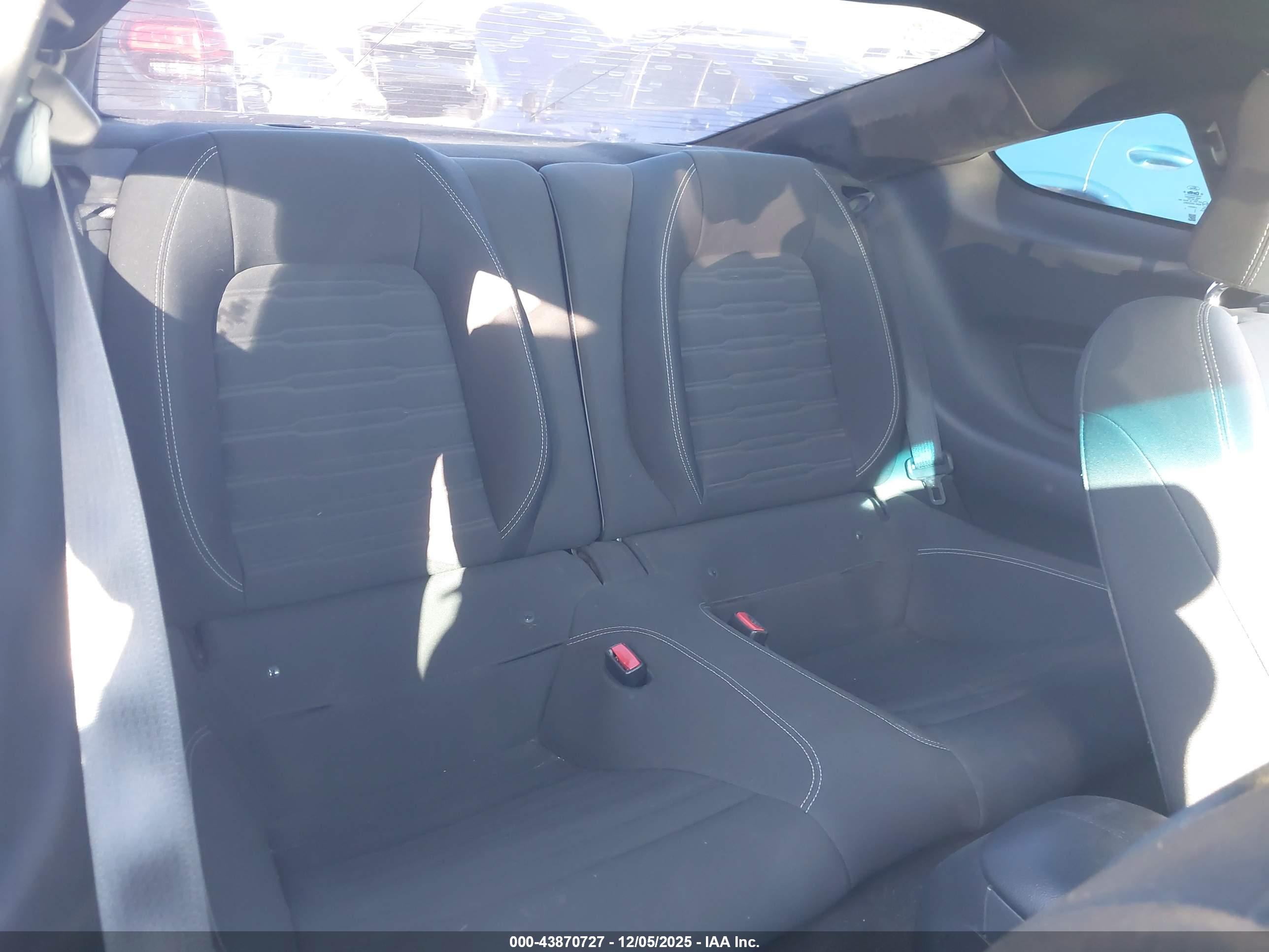 FORD MUSTANG image 8