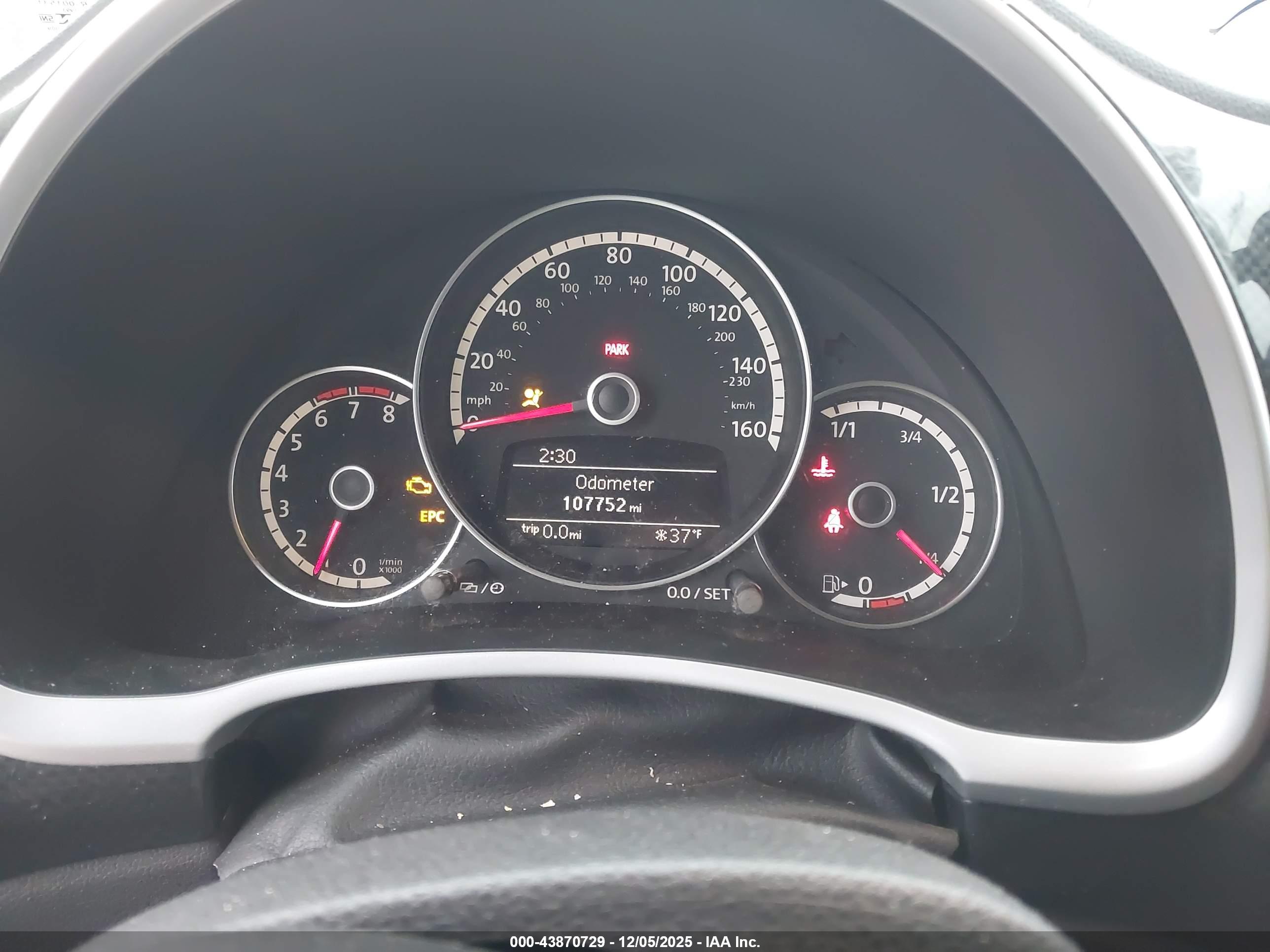 VOLKSWAGEN BEETLE image 7