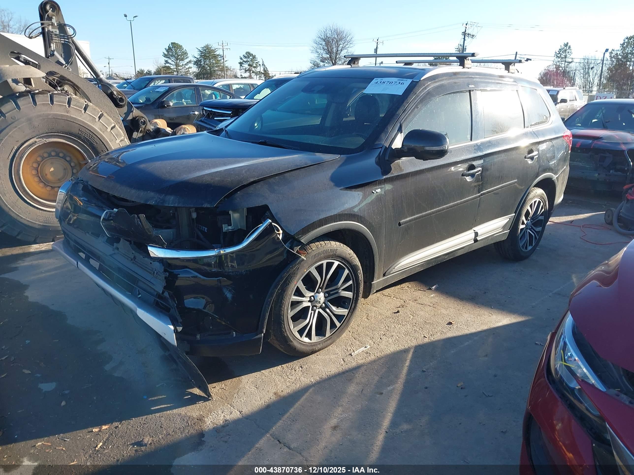 MITSUBISHI OUTLANDER image 2