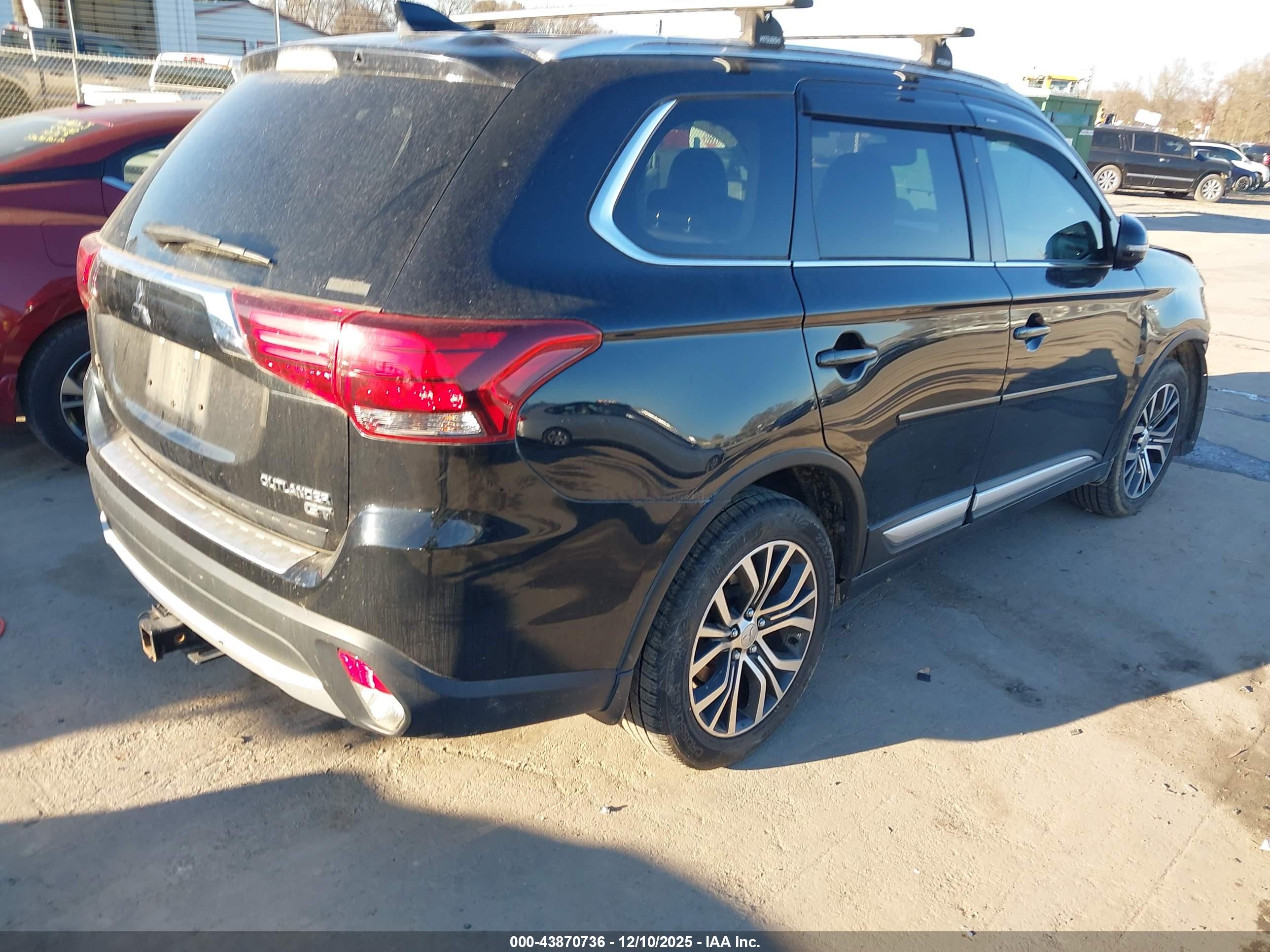 MITSUBISHI OUTLANDER image 4