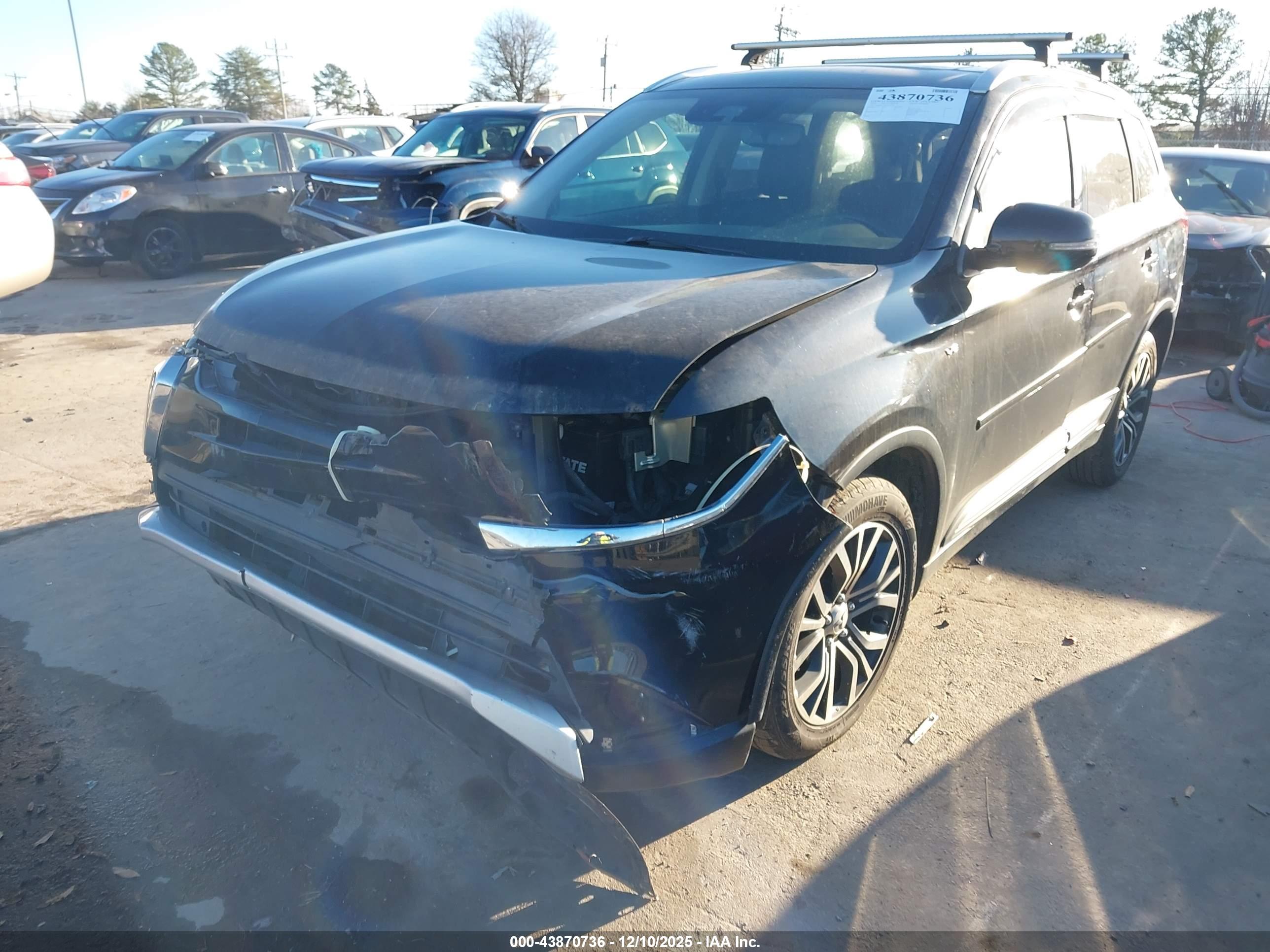 MITSUBISHI OUTLANDER image 6