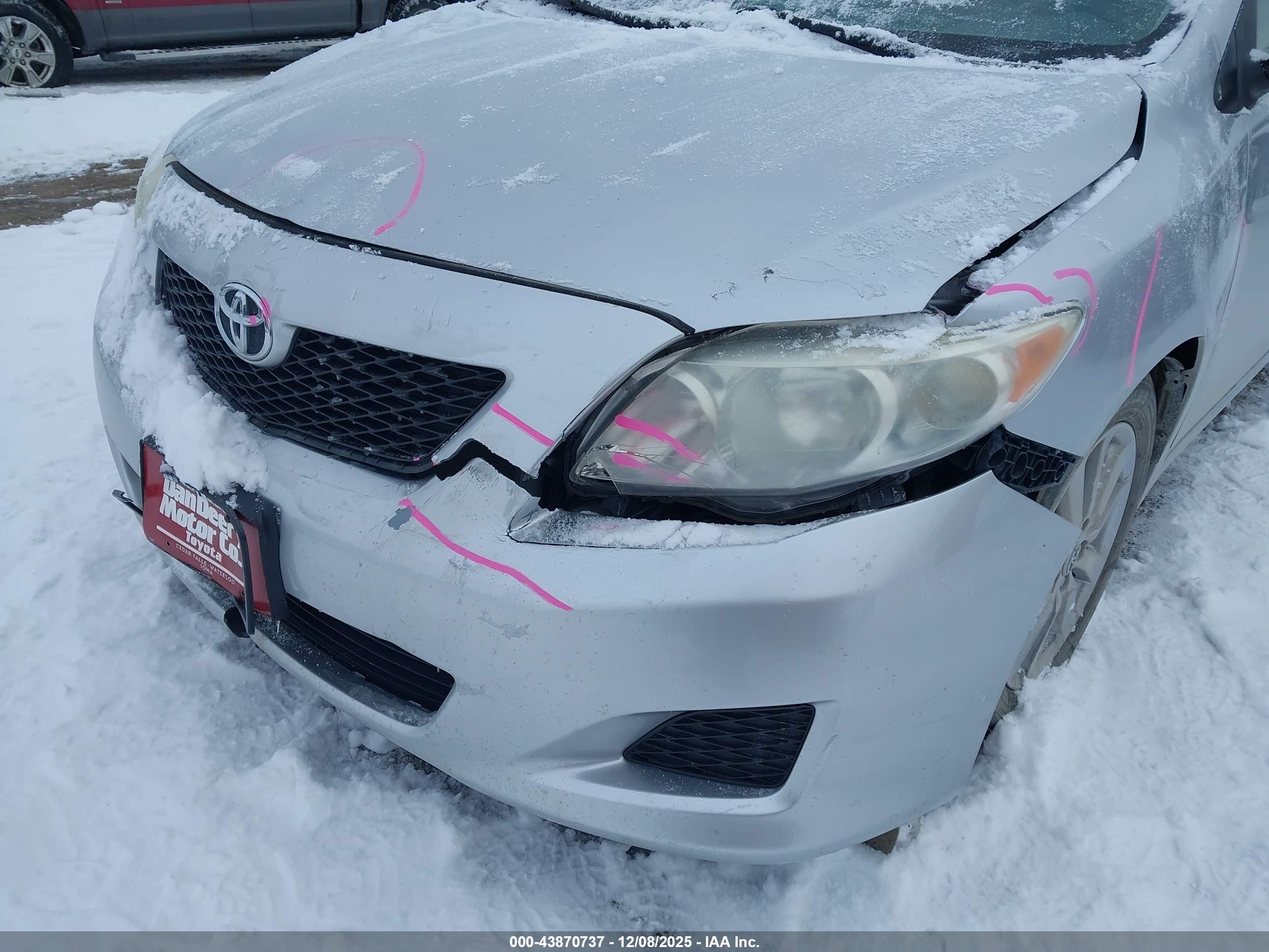 TOYOTA COROLLA image 6