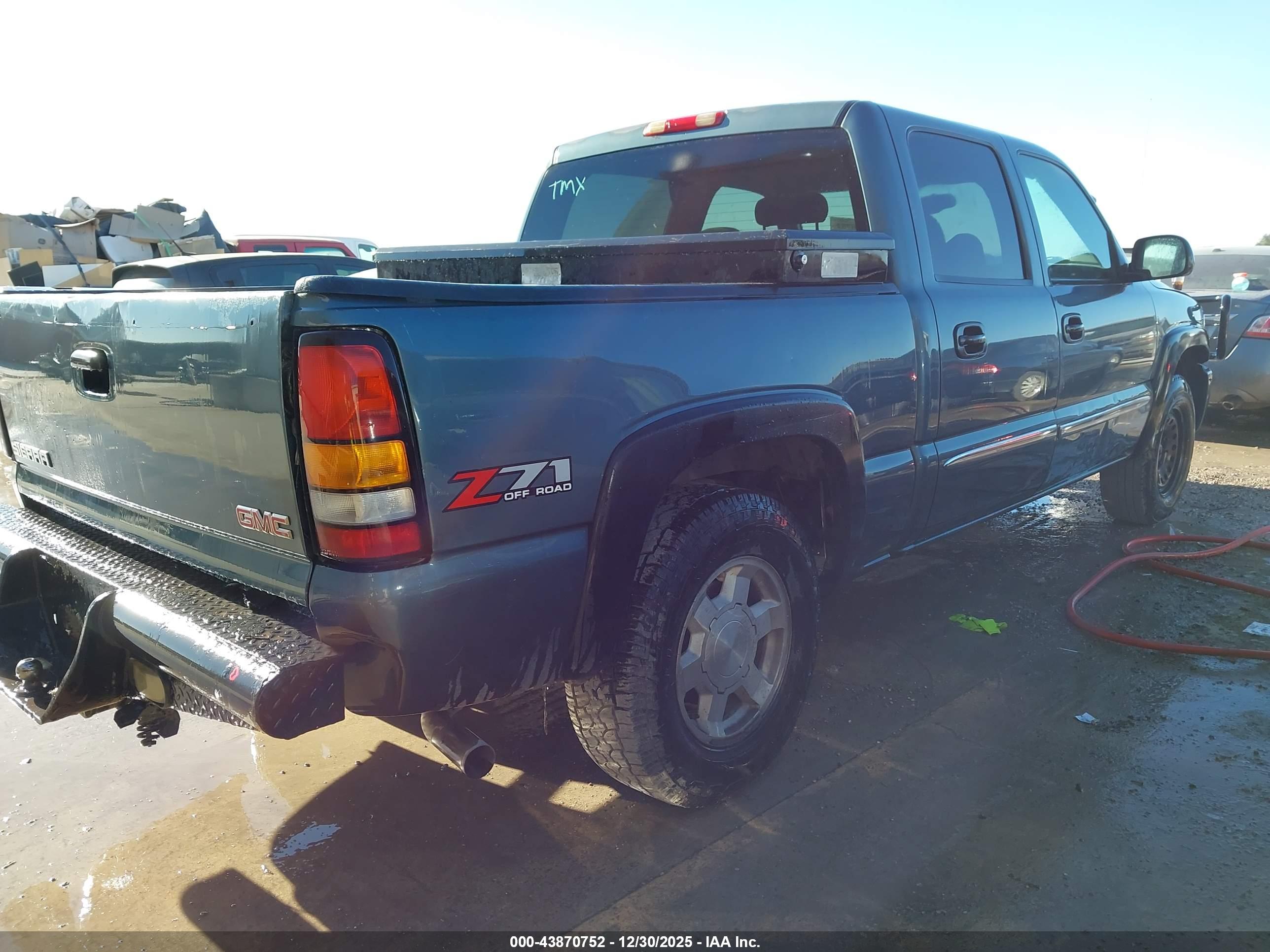 GMC SIERRA image 4