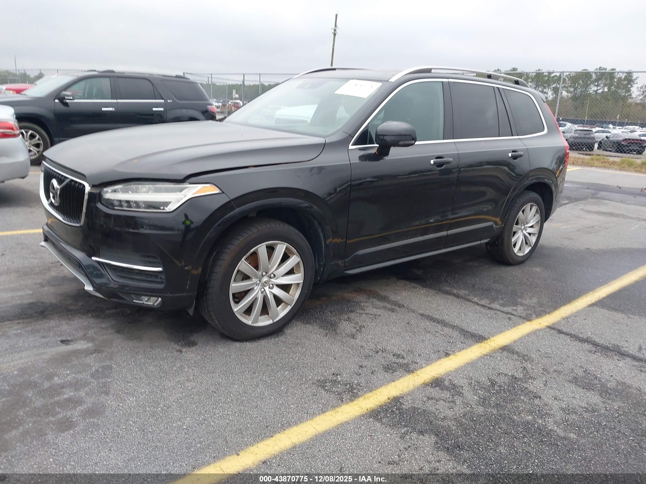 VOLVO XC90 image 2