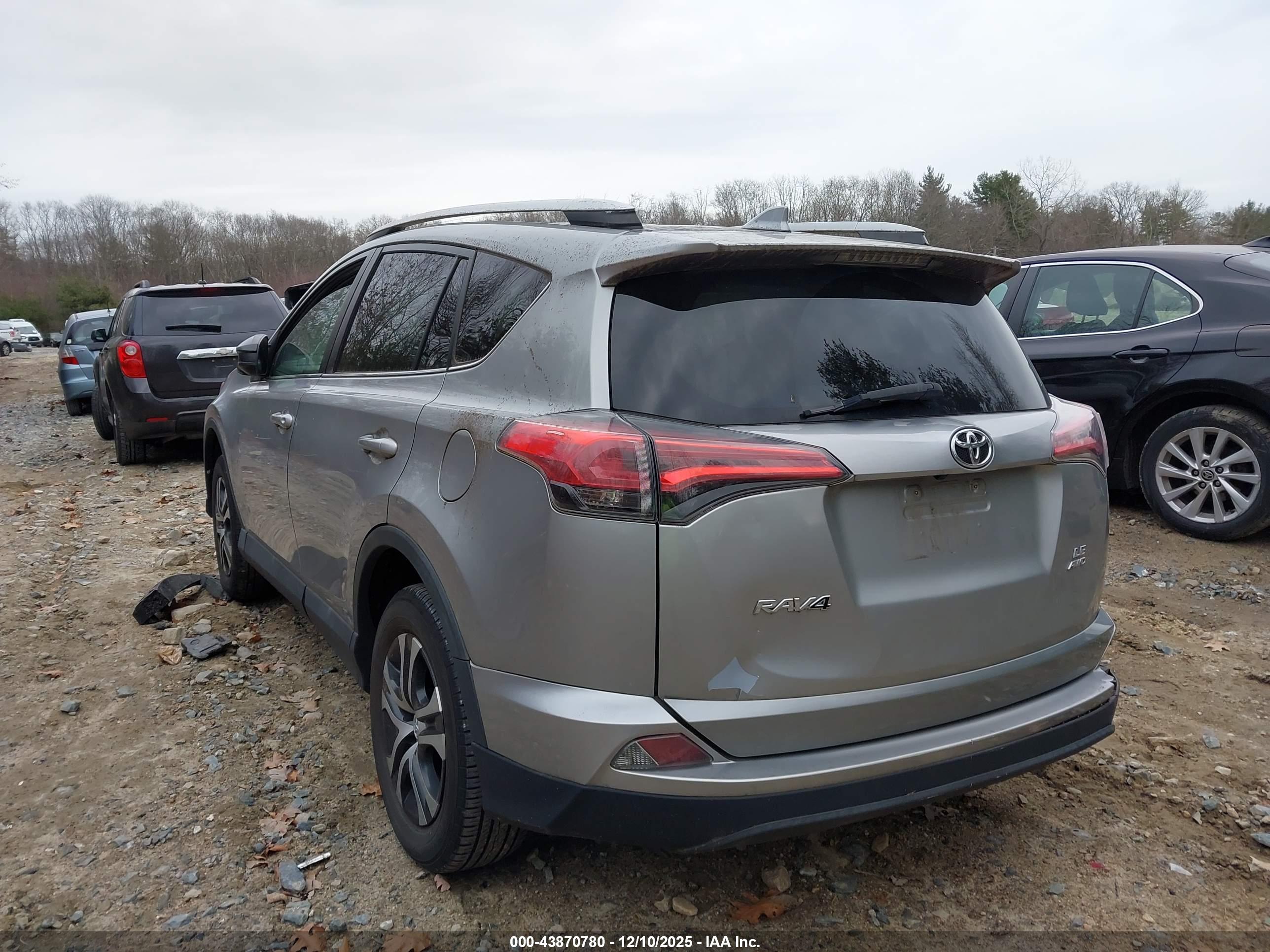 TOYOTA RAV4 image 3