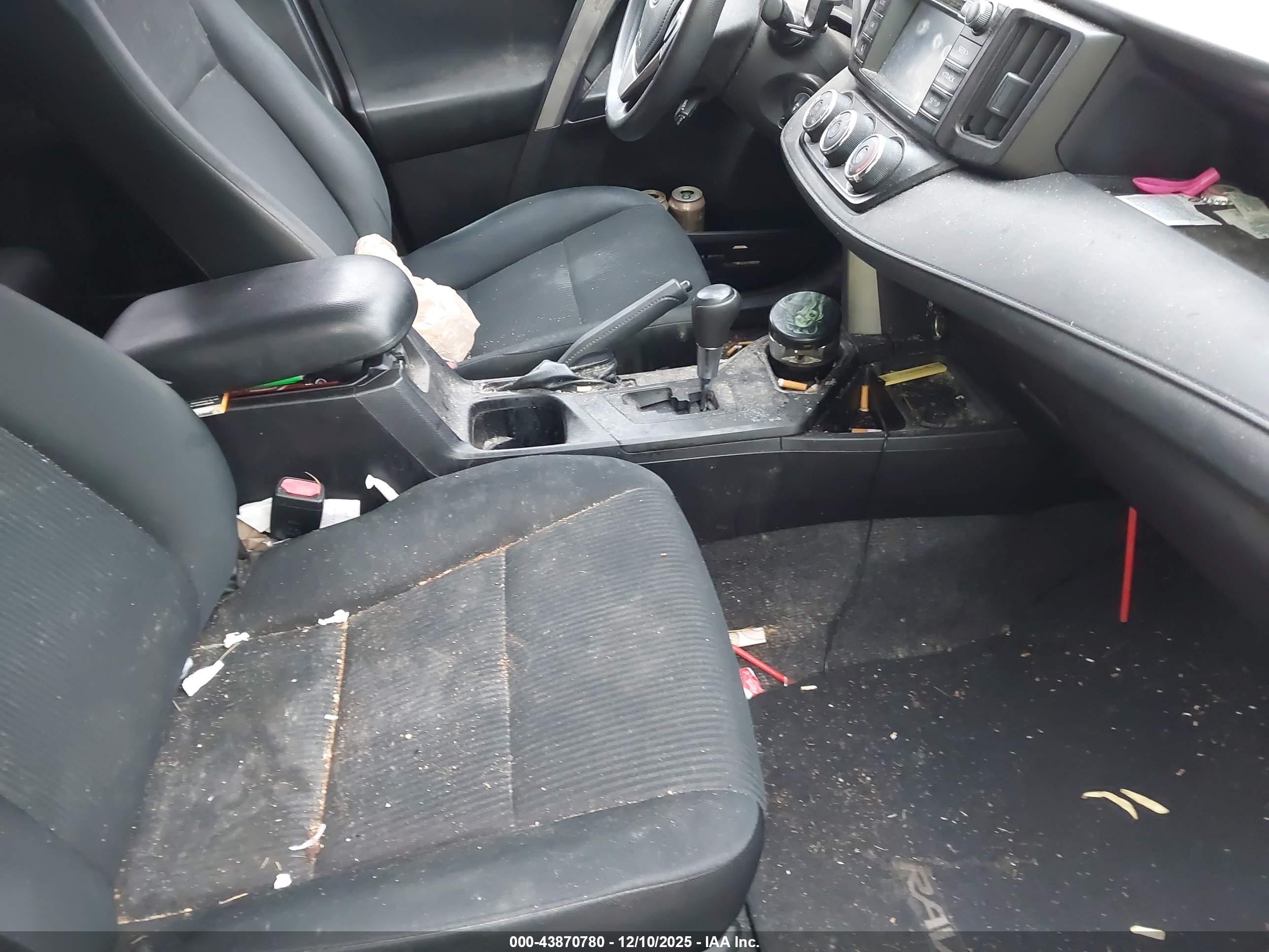 TOYOTA RAV4 image 5