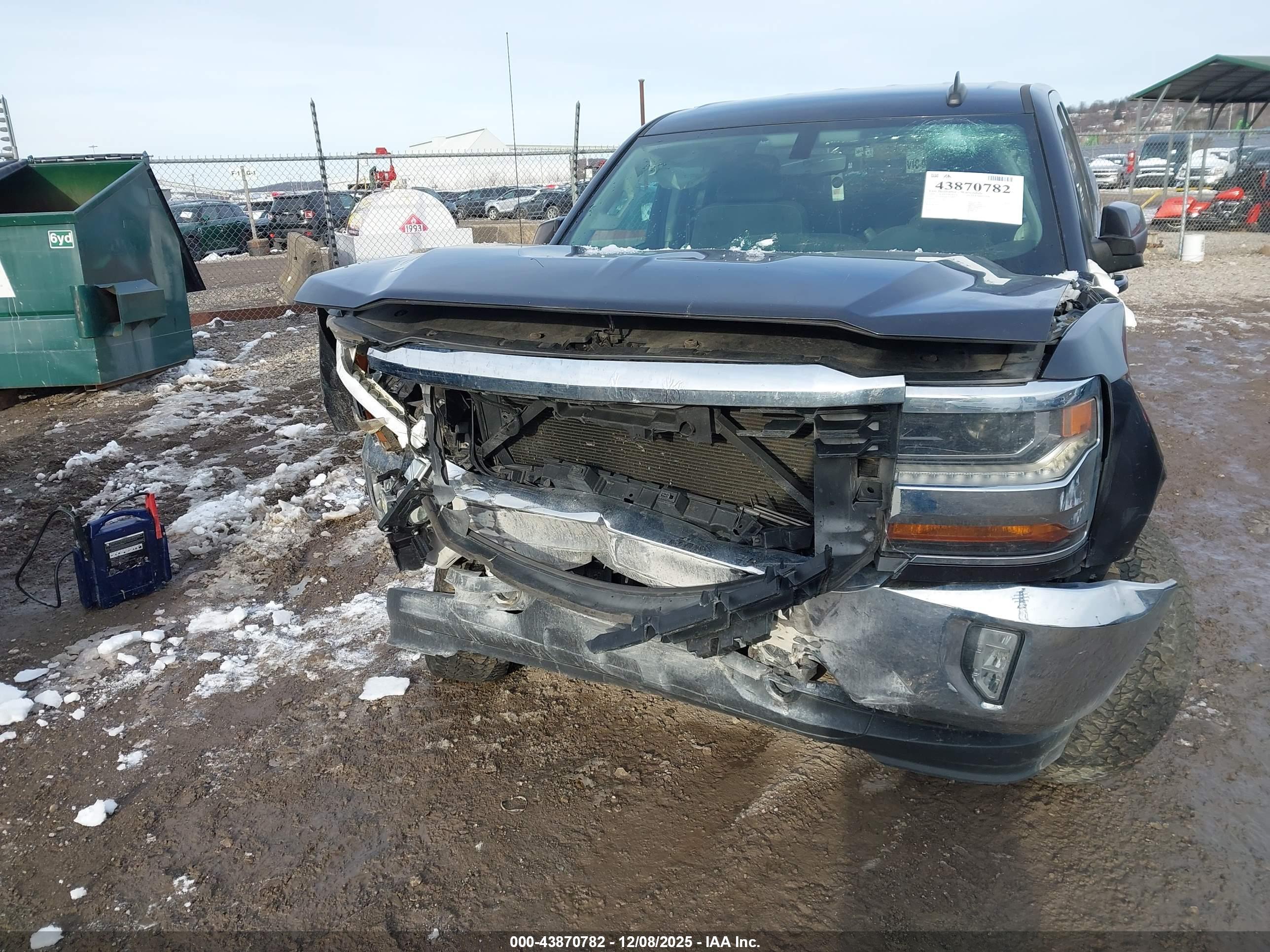 CHEVROLET SILVERADO image 6
