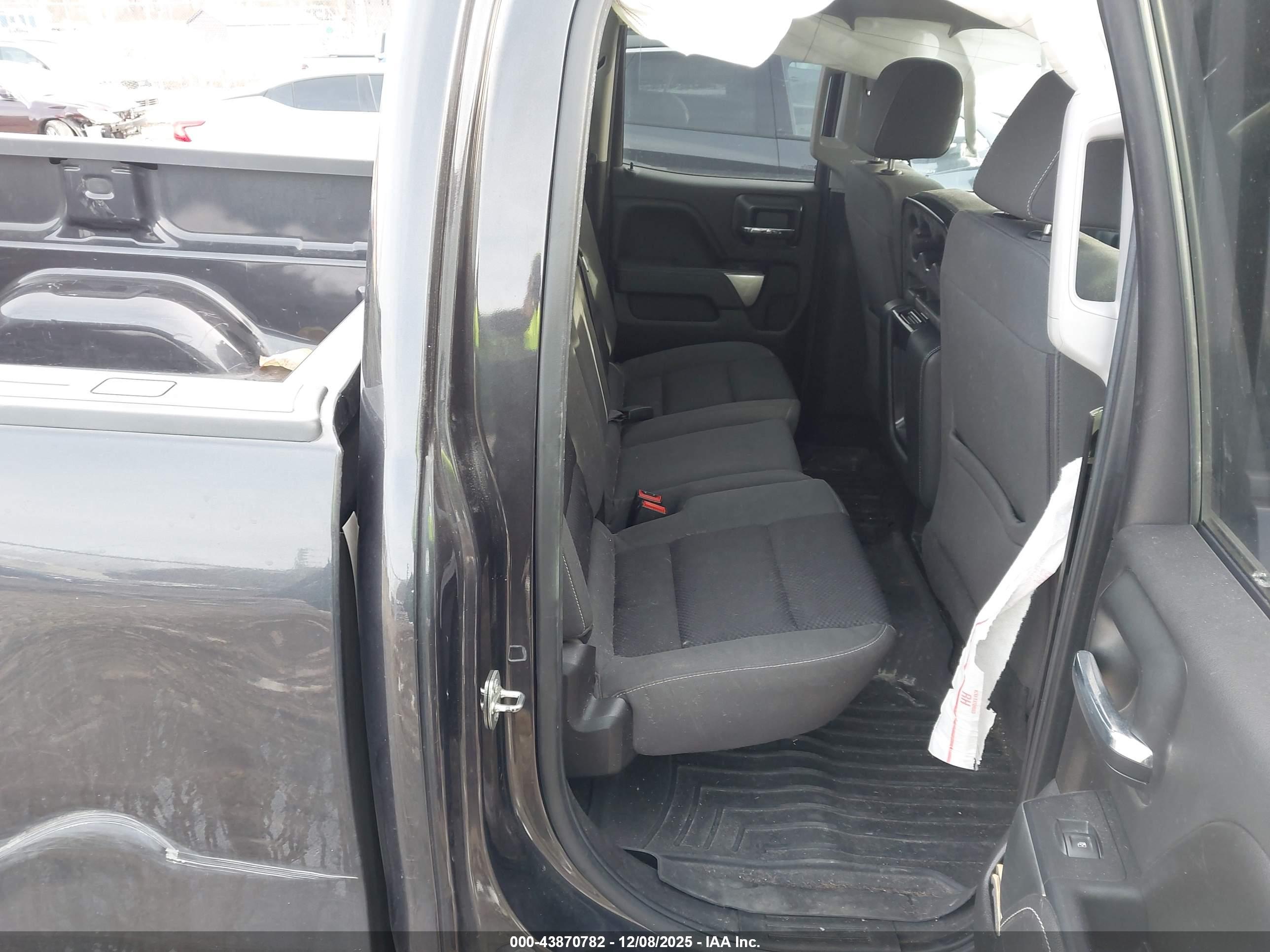 CHEVROLET SILVERADO image 8