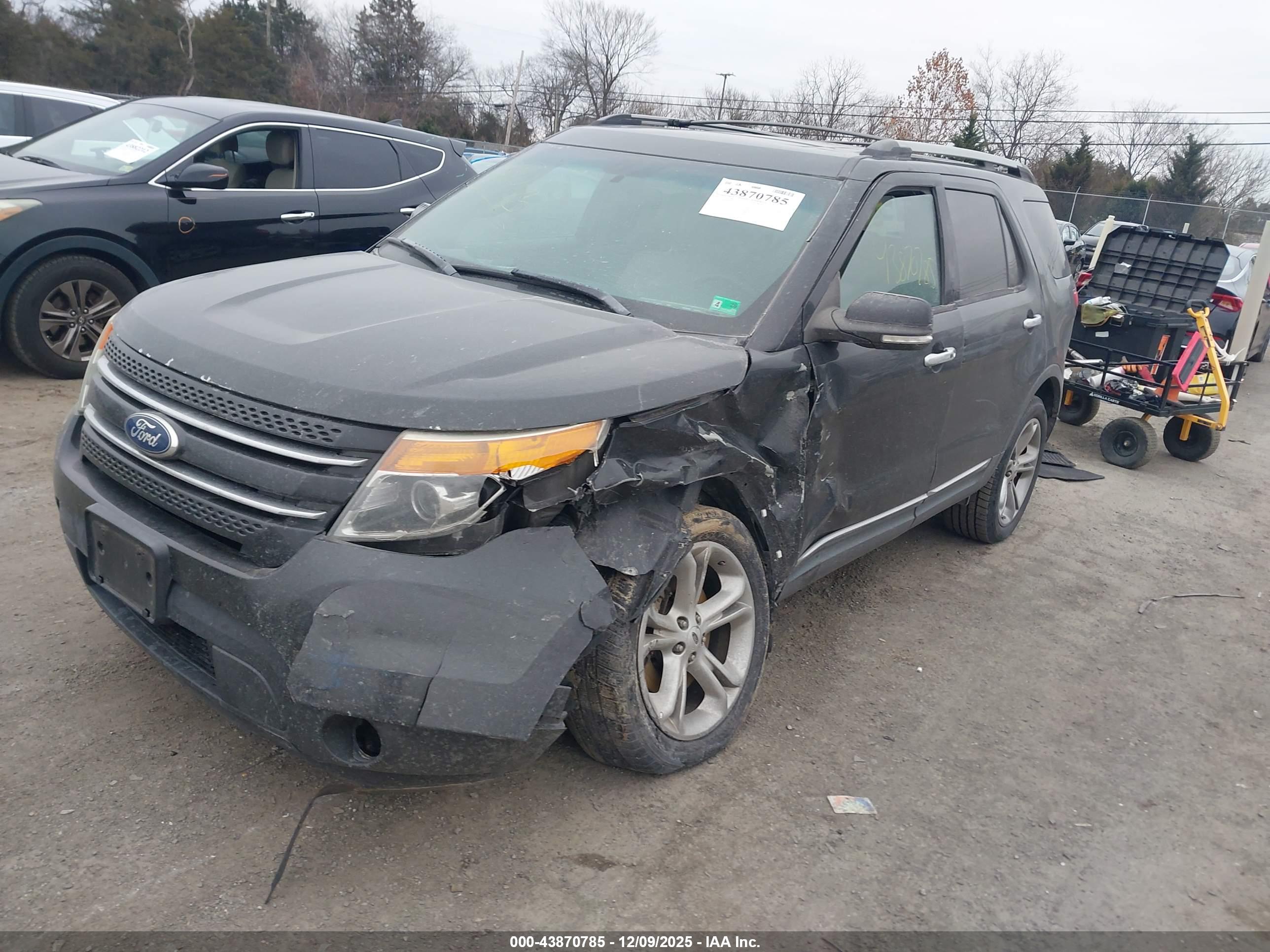 FORD EXPLORER image 2